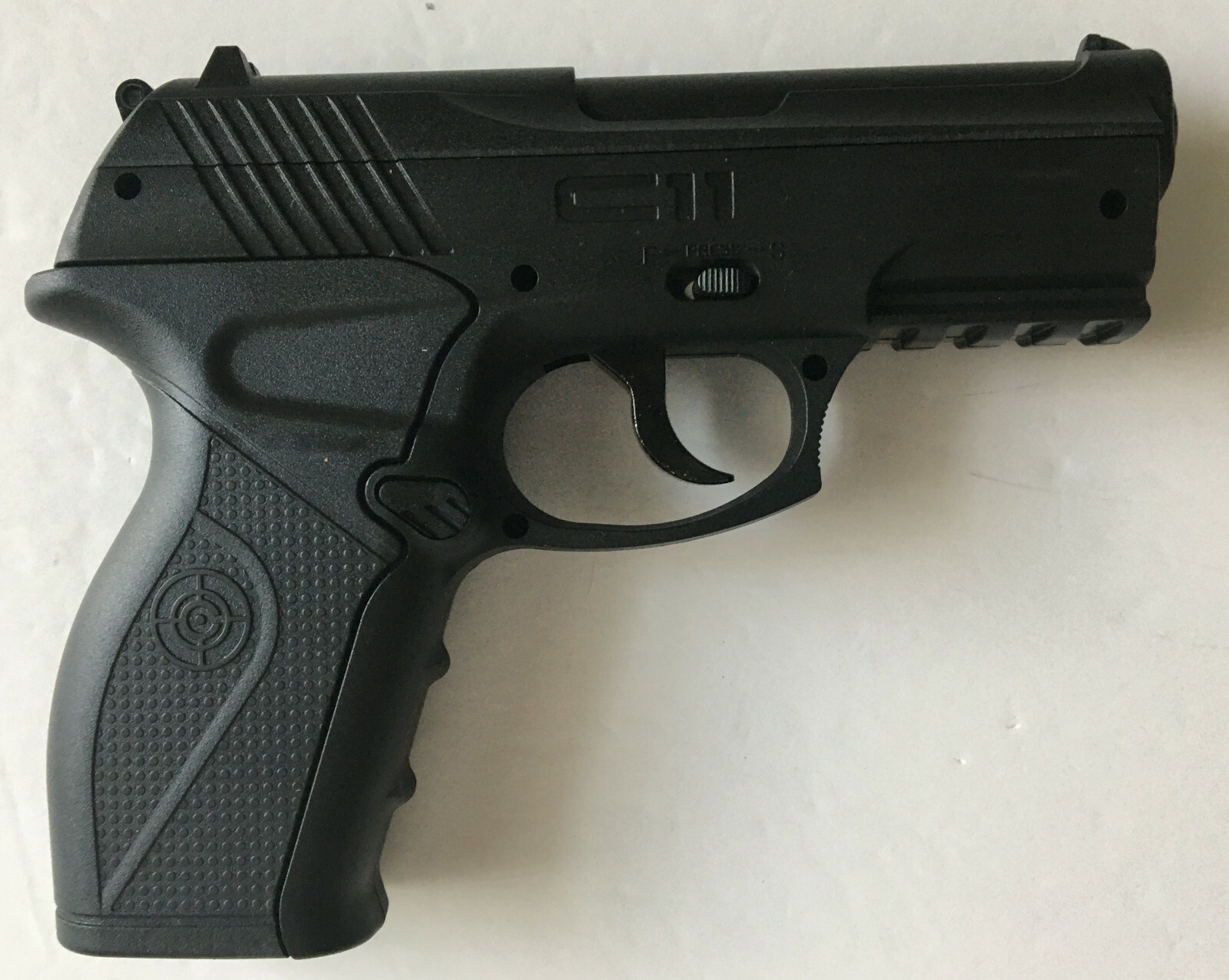 CROSMAN C11 .177 BB- CO2 Air Pistol, SEMI AUTO DUAL-TONE BB AIR PISTOL GUN