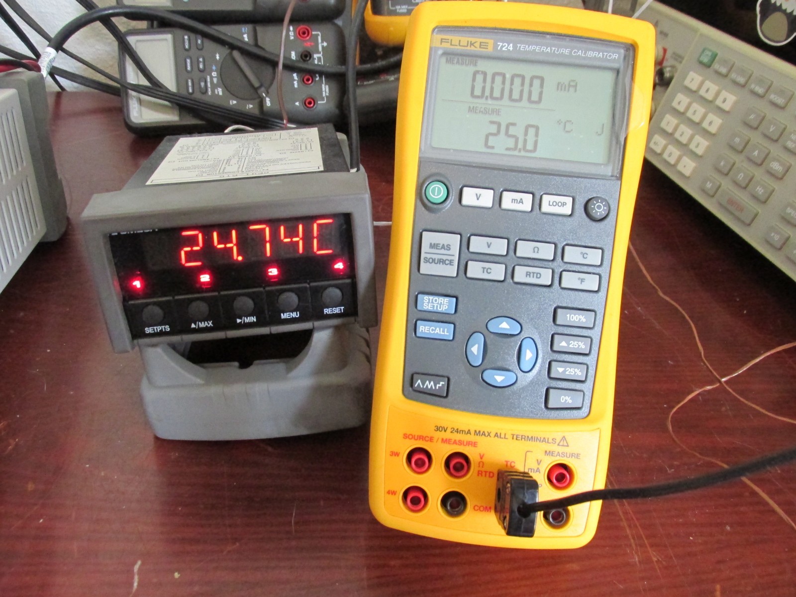 Fluke 724 Temperature Calibrator **TESTED to Fluke Performance Verification**