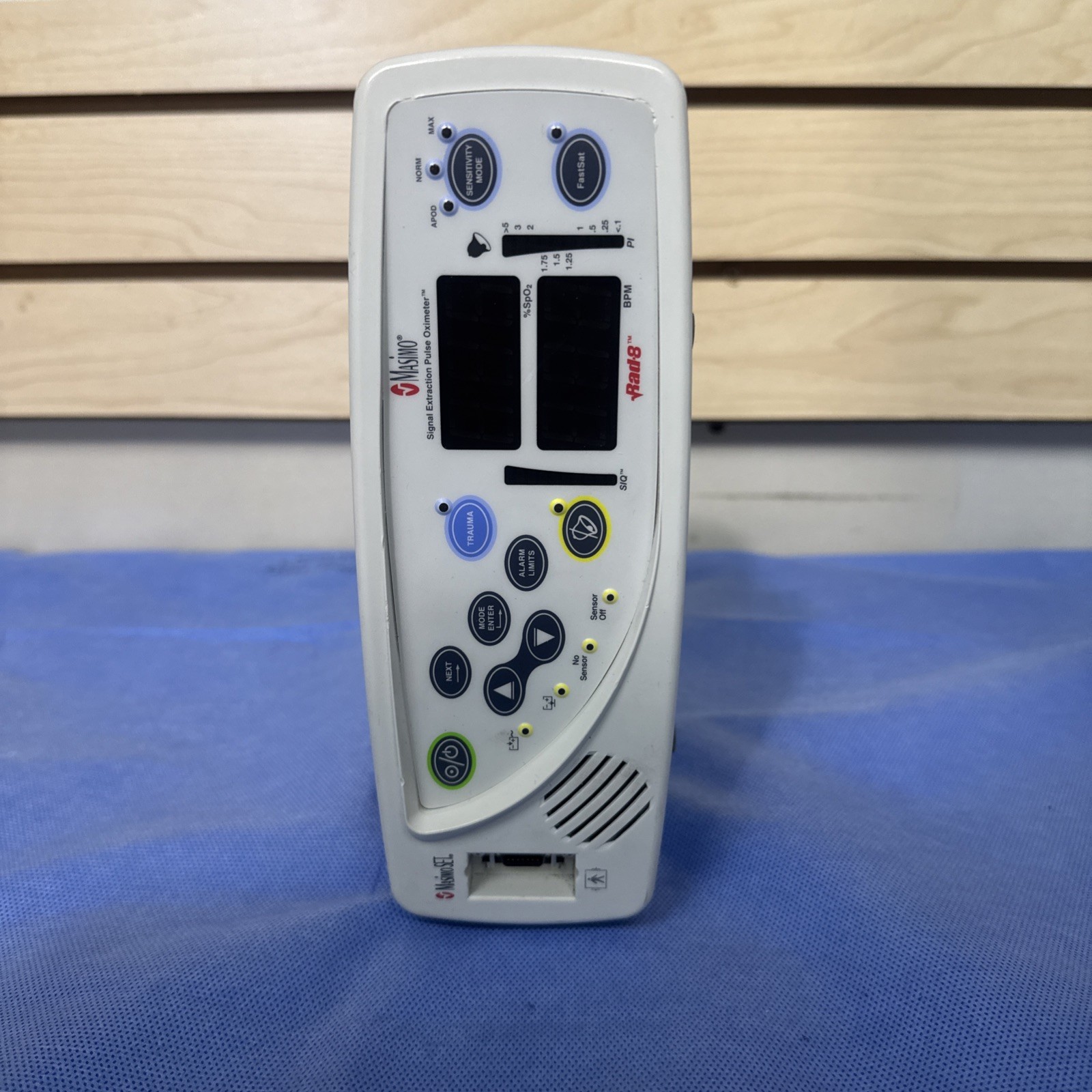 MASIMO RAD 8 PULSE OXIMETER / N0 BATTERY. Untested. Used