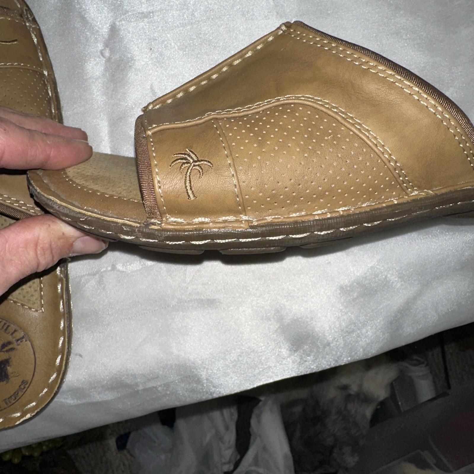 Margaritaville Soles of the Tropics Men's size 9 Slides Sandals