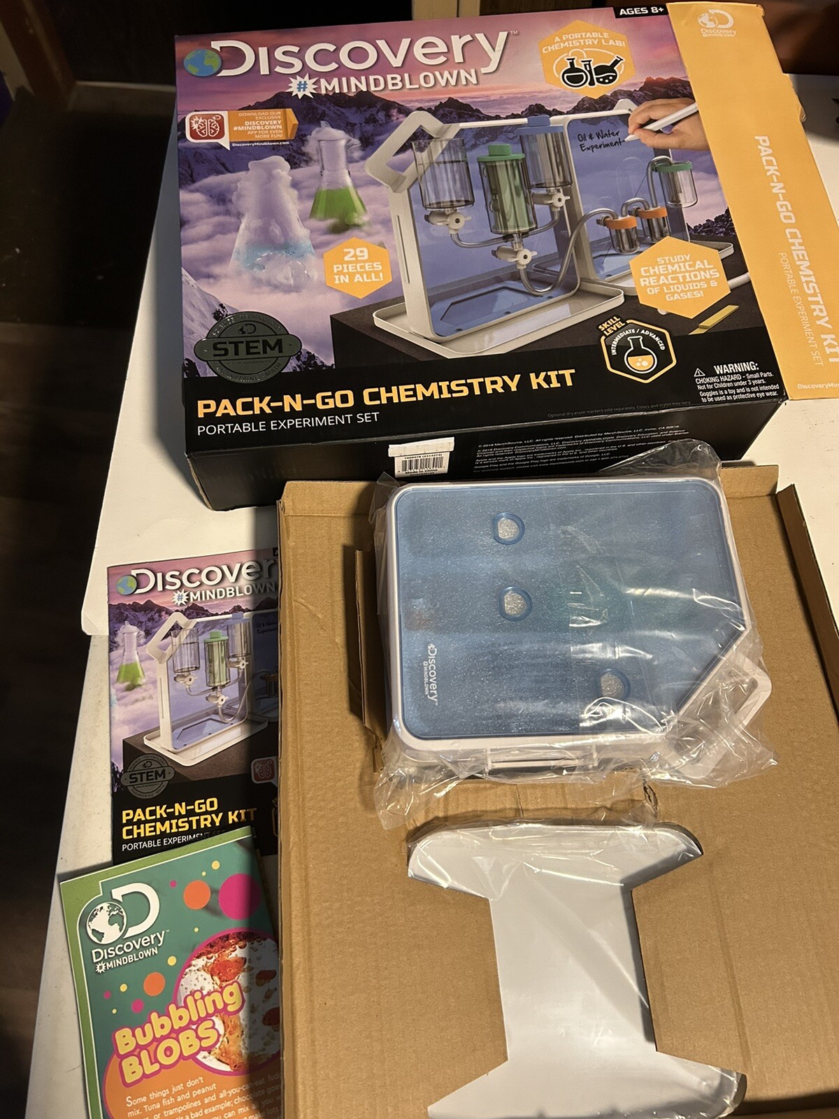 Discovery MINDBLOWN  Pack-N-Go Chemistry Set Portable Experiment Set