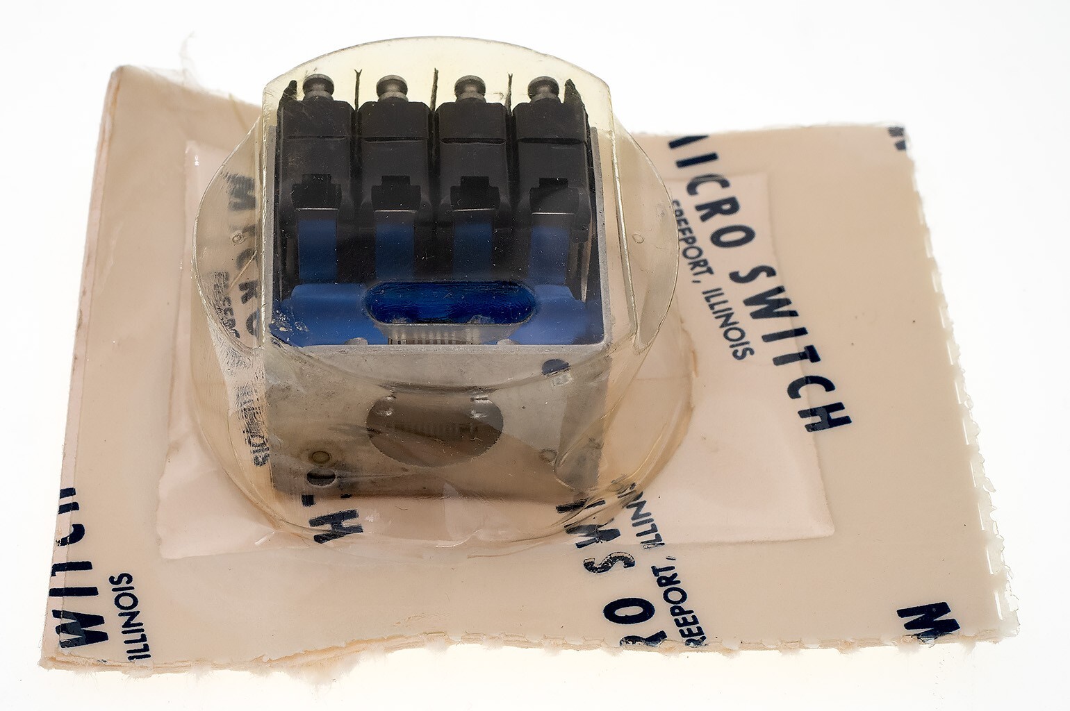Honeywell Micro Switch 2D32 250V AC 30V DC 5A NOS