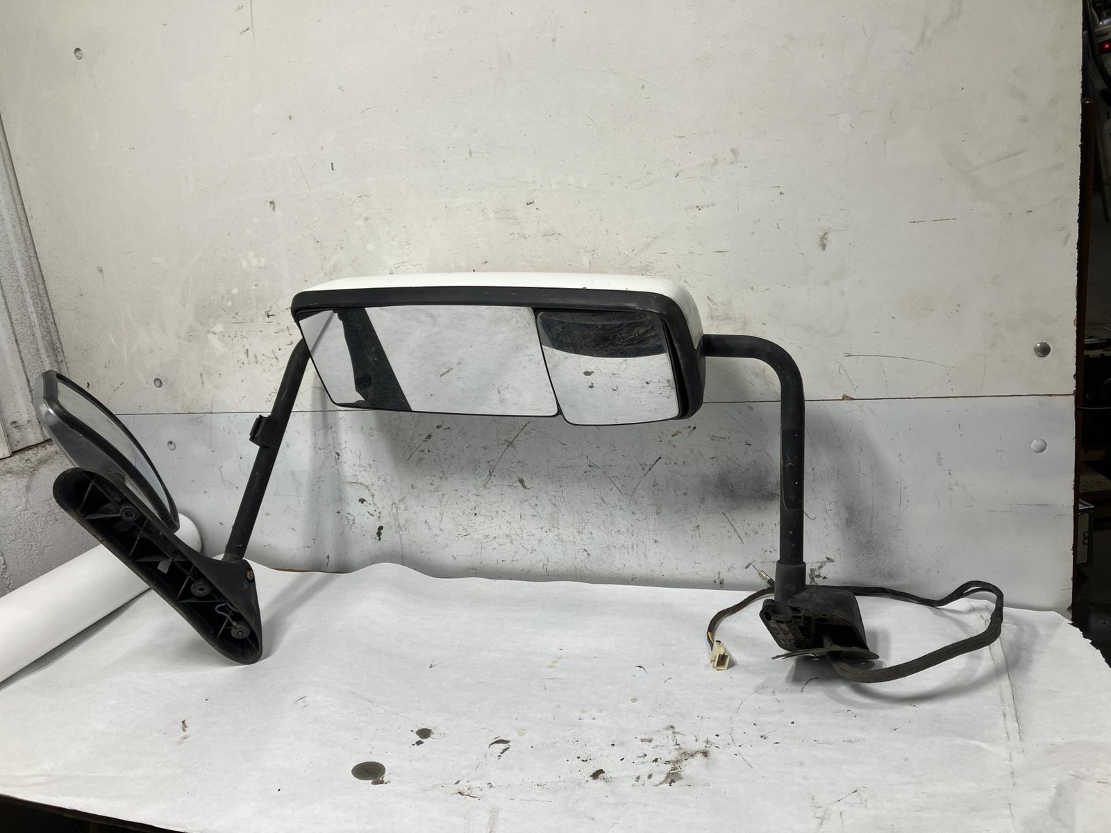 2007-2018 International PROSTAR POLY Right/Passenger Door Mirror - Used