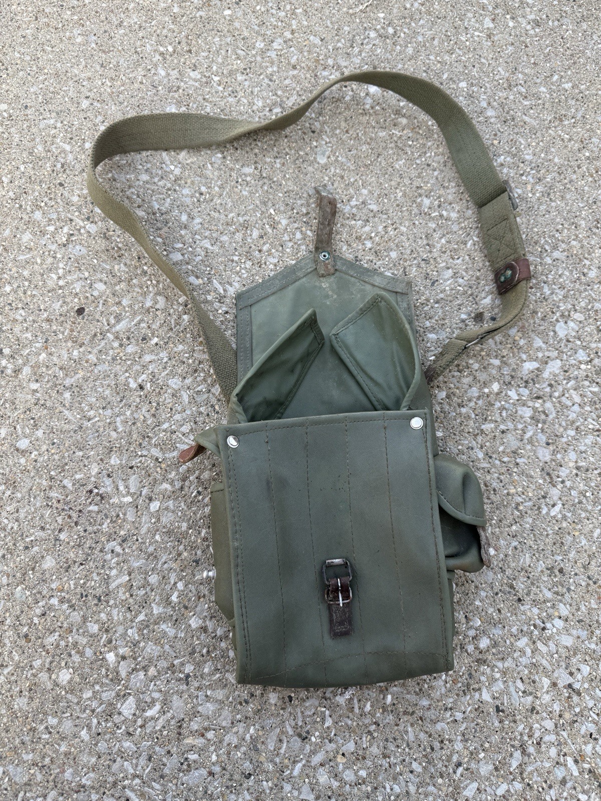 Hungarian Army Vintage 5 Slot Magazine Pouch Cold War Era – Vinyl/Canvas/Leather