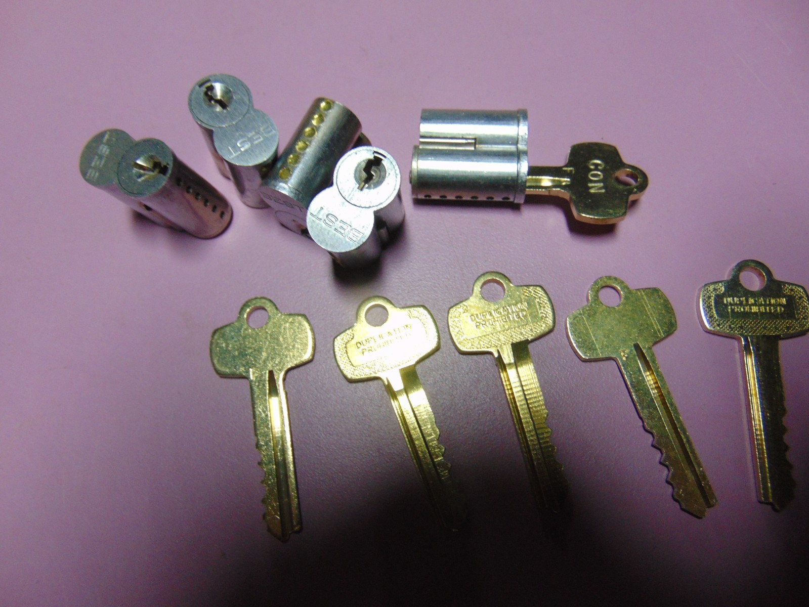 5 - BEST   F   CORES  6 PIN WITH 1 CORE KEY AND 5 KEYS      LOCKSMITH