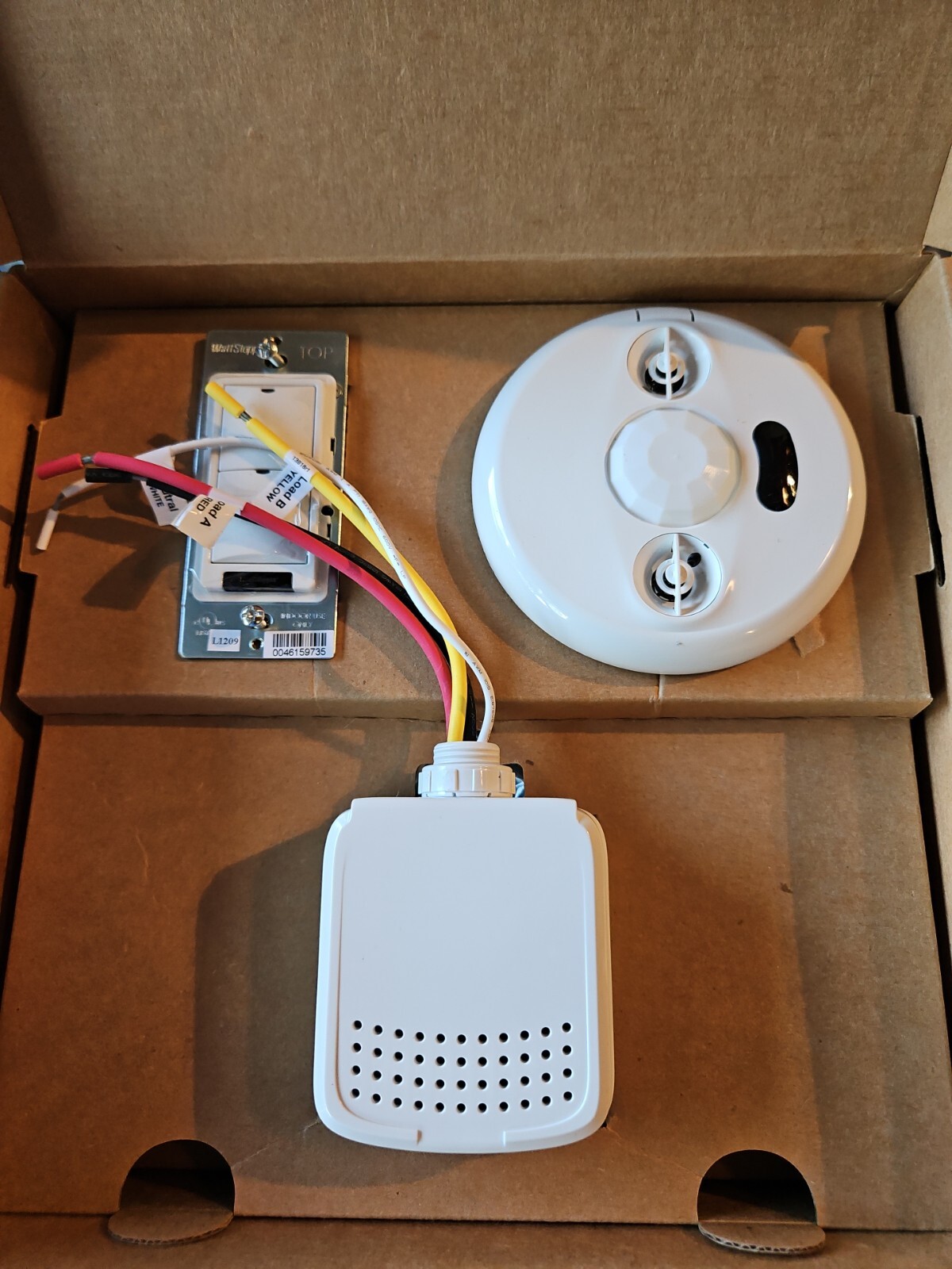 Wattstopper LMKT-102-W White 2-Relay Controller Digital Room Control Bundle