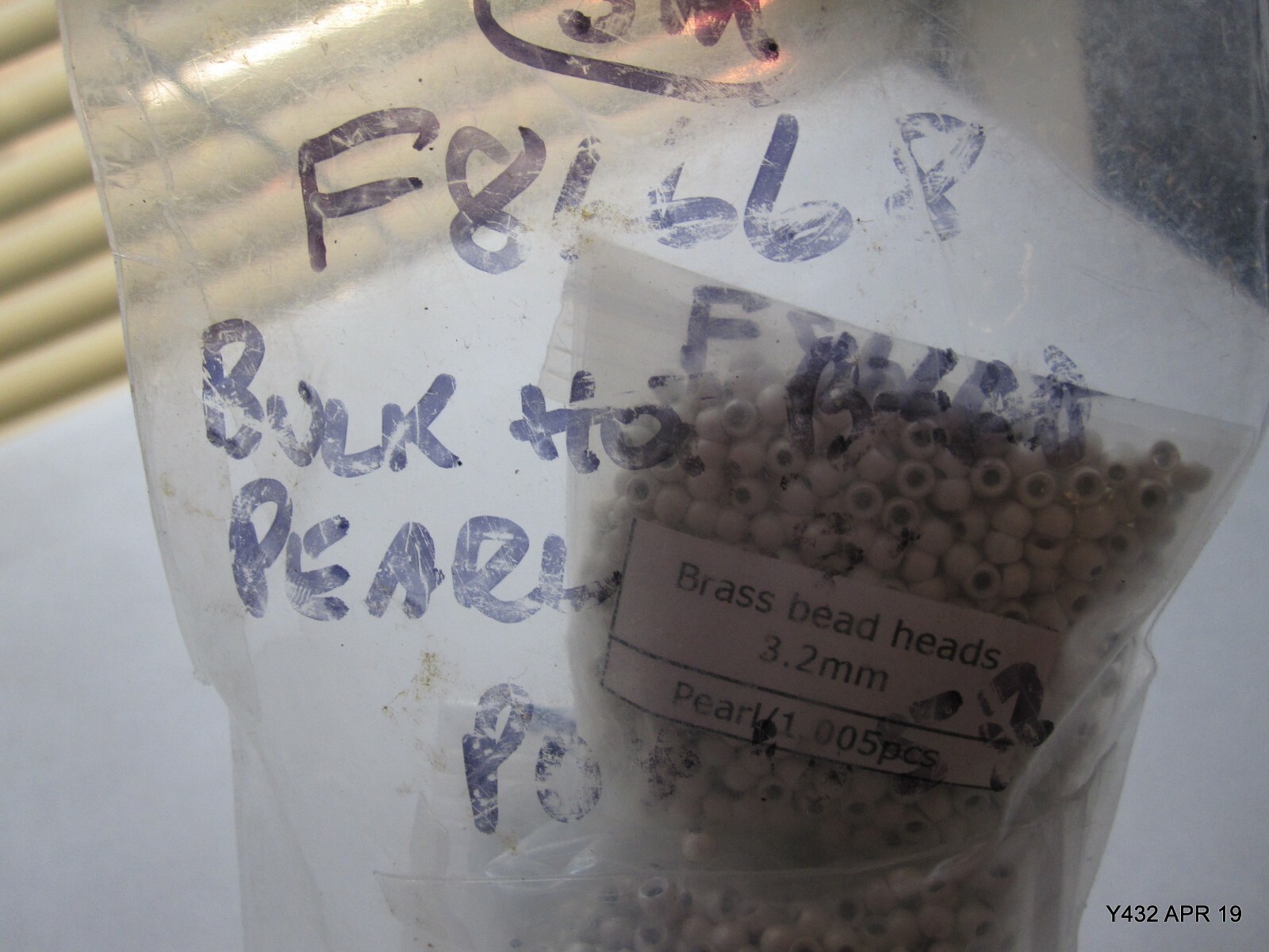 Bag of 3000 Small Round Pearl Beads for Fly Fishing, 3.2mm