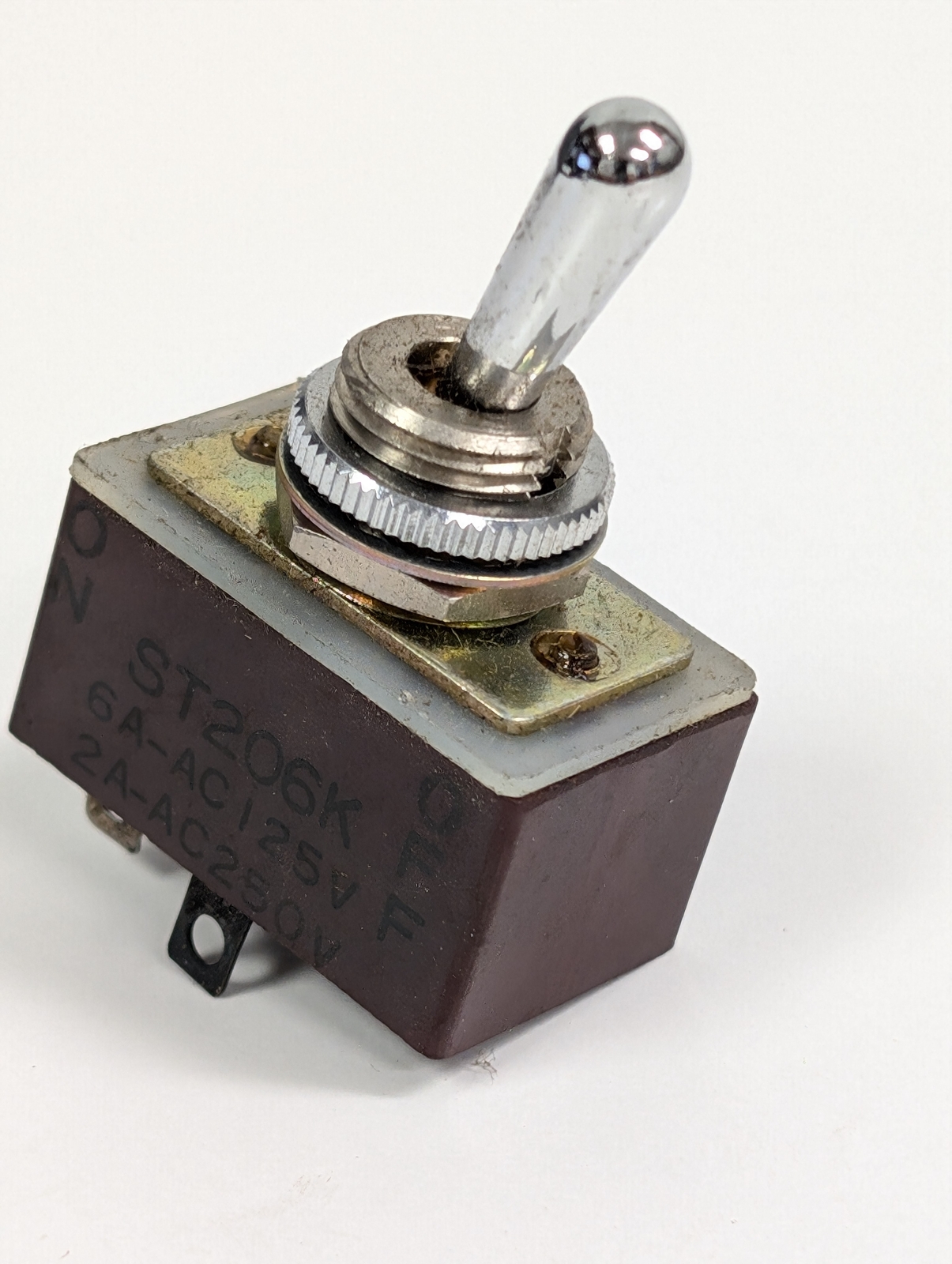 FUJISOKU DPST TOGGLE SWITCH 6AMPS@125VAC