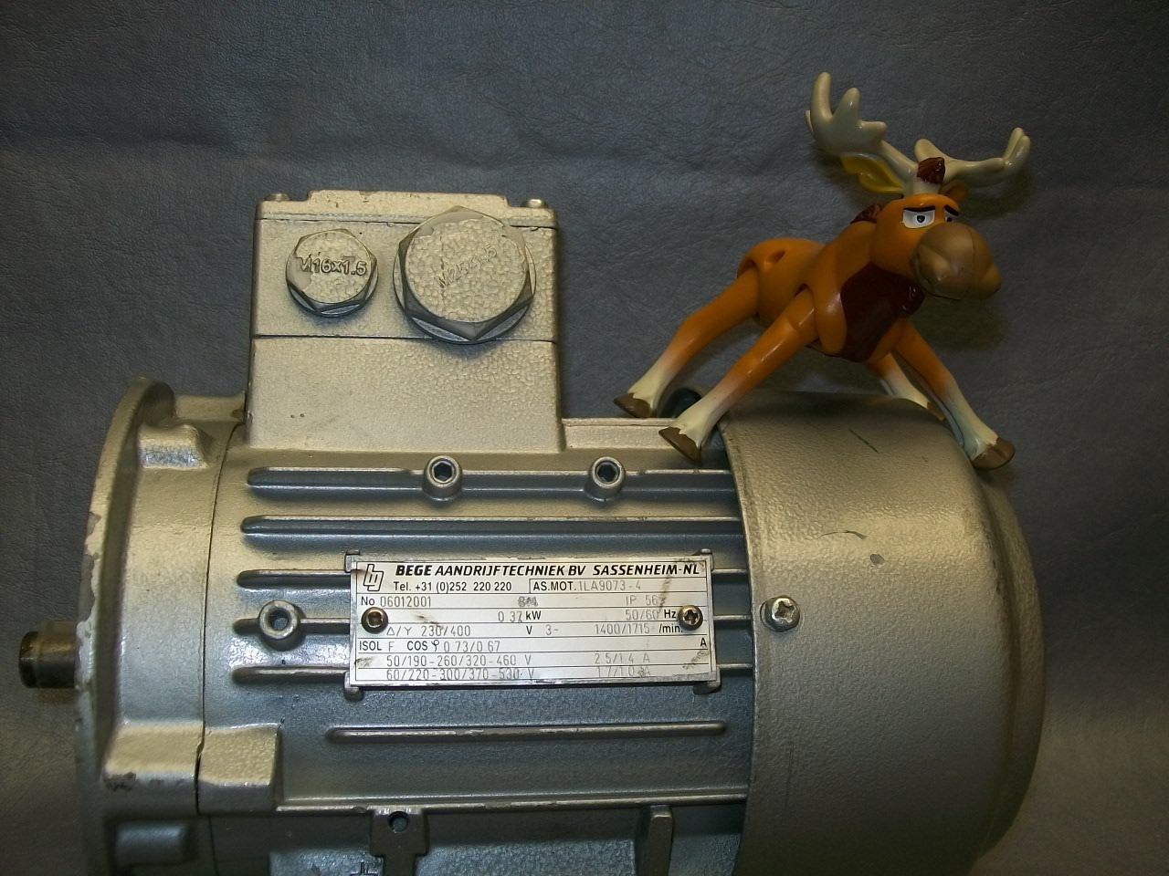 Bege 1LA9073-4 Motor .37KW 06012001 230/400v 1440/1715 rpm