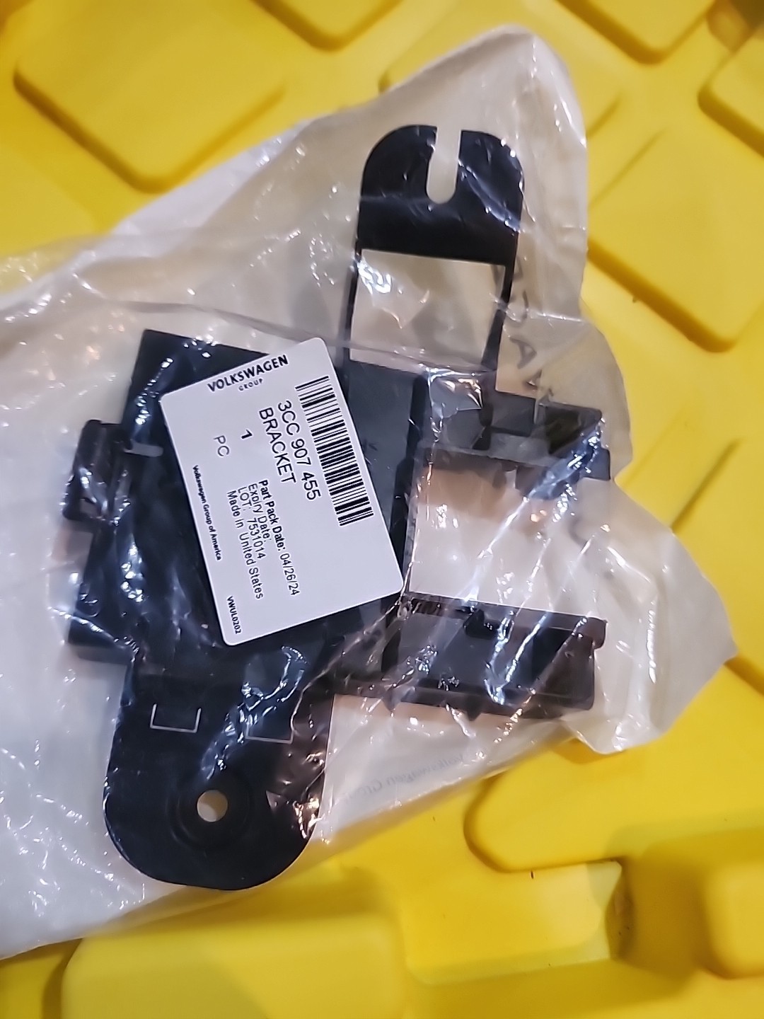 VW Volkswagen Blind Spot Sensor Mount Bracket 3CC-907-455 OEM NEW