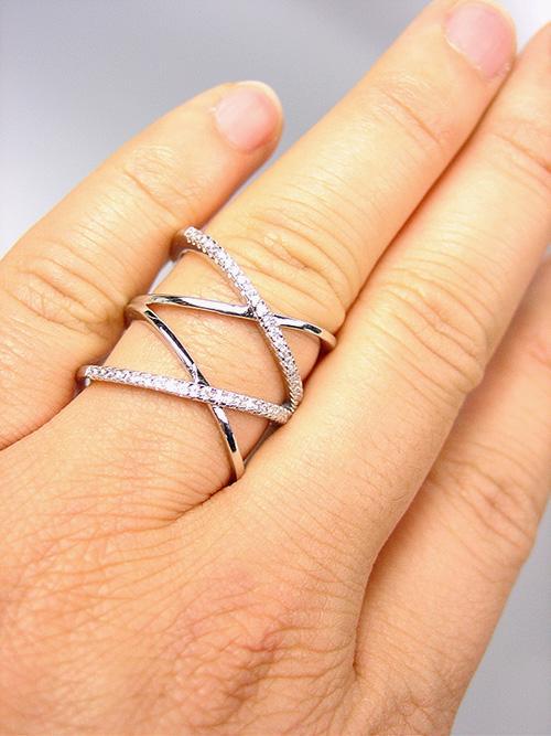 CHIC & UNIQUE Thin 18kt White Gold Plated CZ Crystals Double X Wide Ring