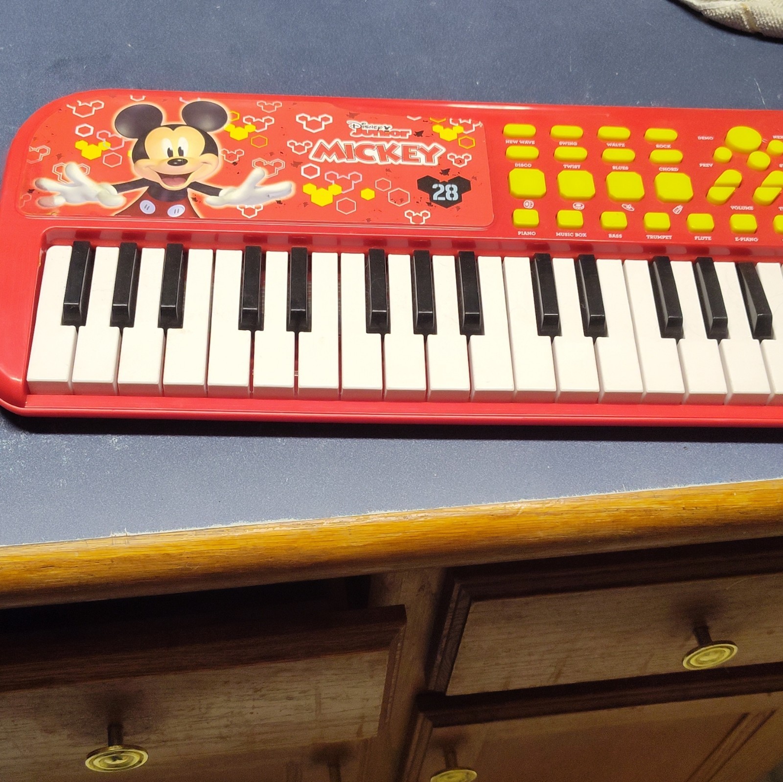 Disney Junior Mickey 28-Key Electronic Keyboard, Red/Yellow, Synth, Beginner