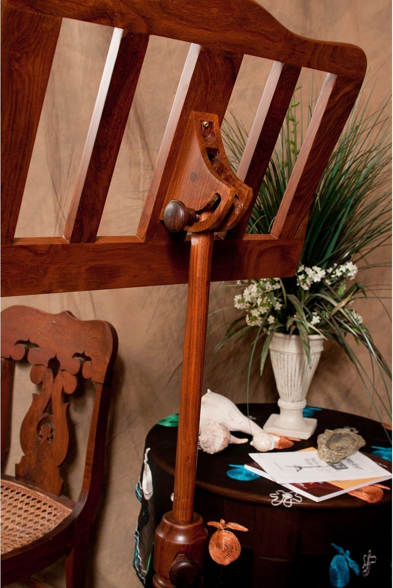 Roosebeck Single Tray Spiral Music Stand