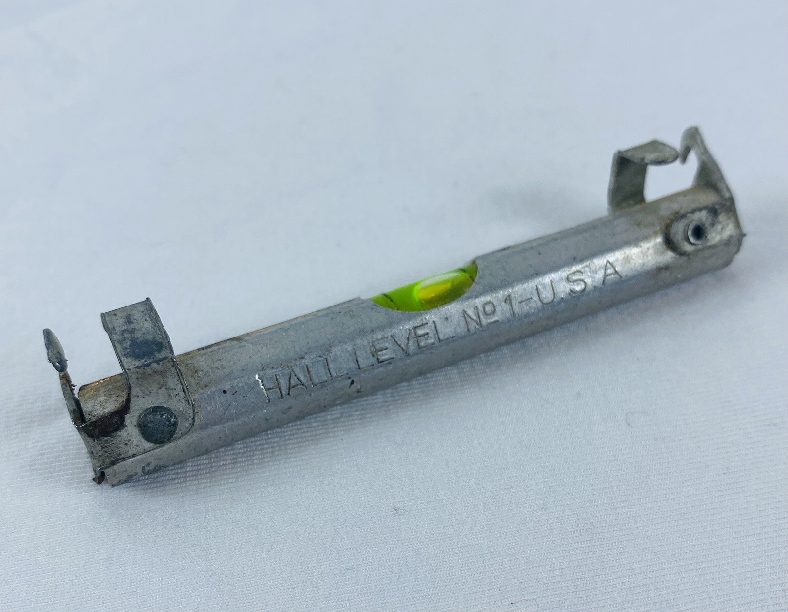 HALL No. 1 Aluminum Single Bubble Line Level