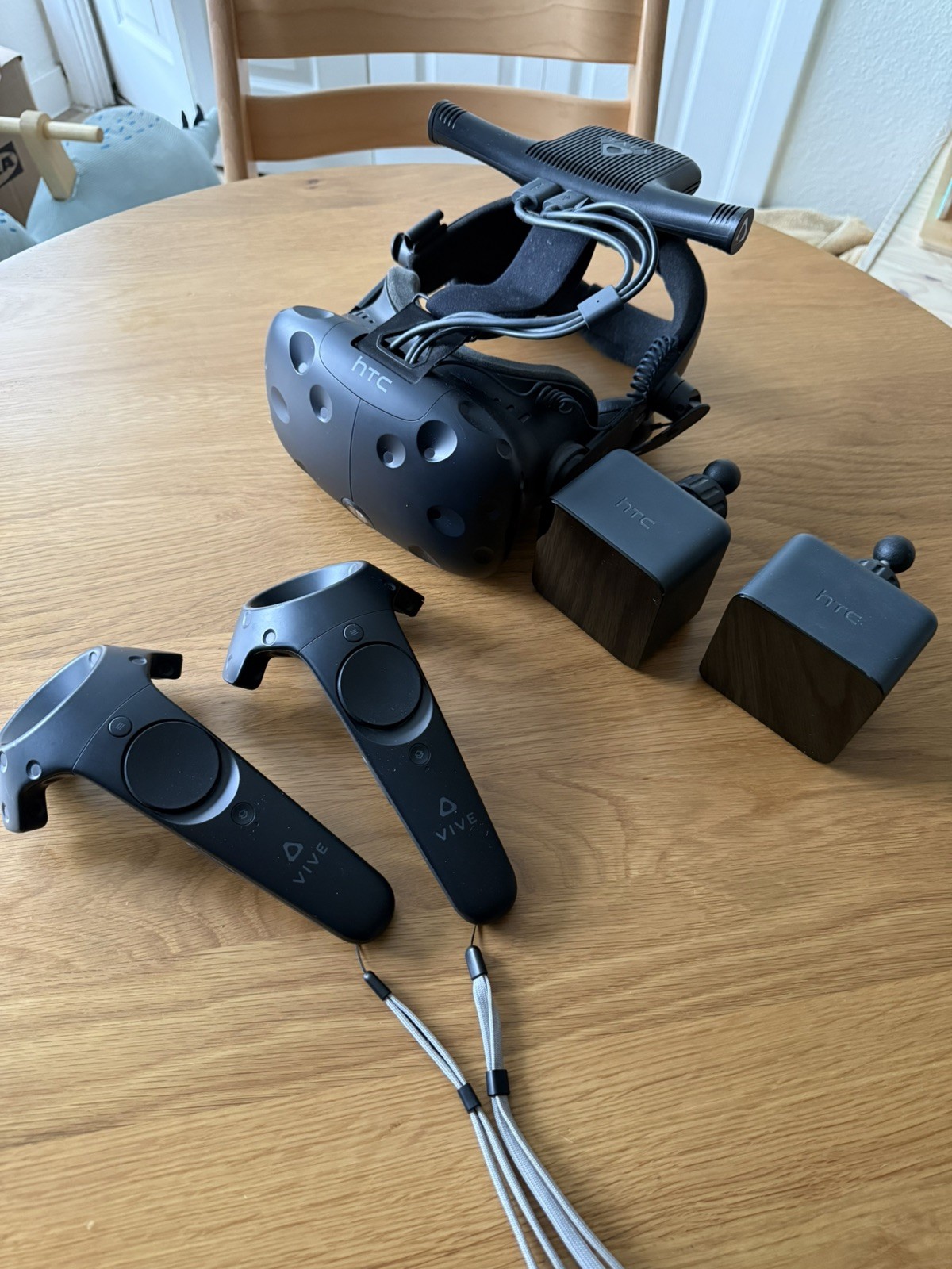 HTC Vive Virtual Reality Headset 1st Gen, Deluxe Strap, Vive Wireless Adapter
