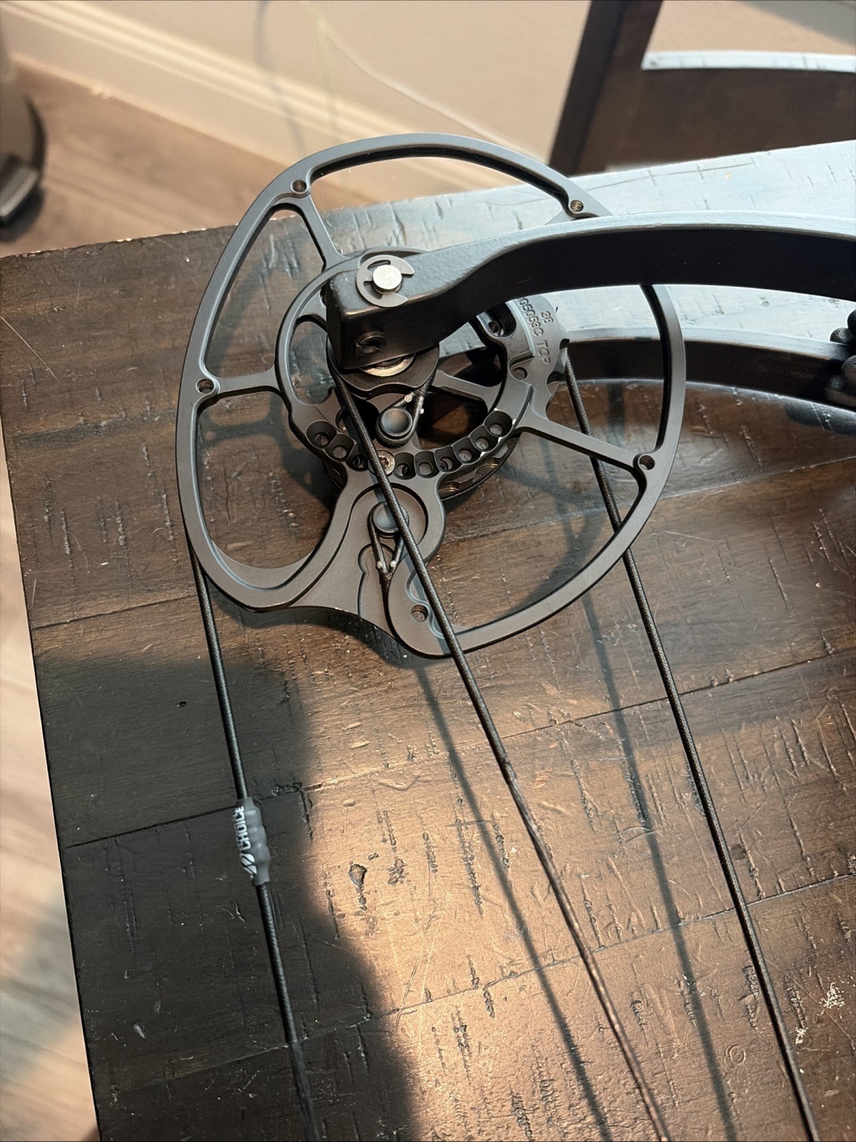 Elite Omnia Rh 70 Lb Compound Bow Black, New Winners Choice Strings.