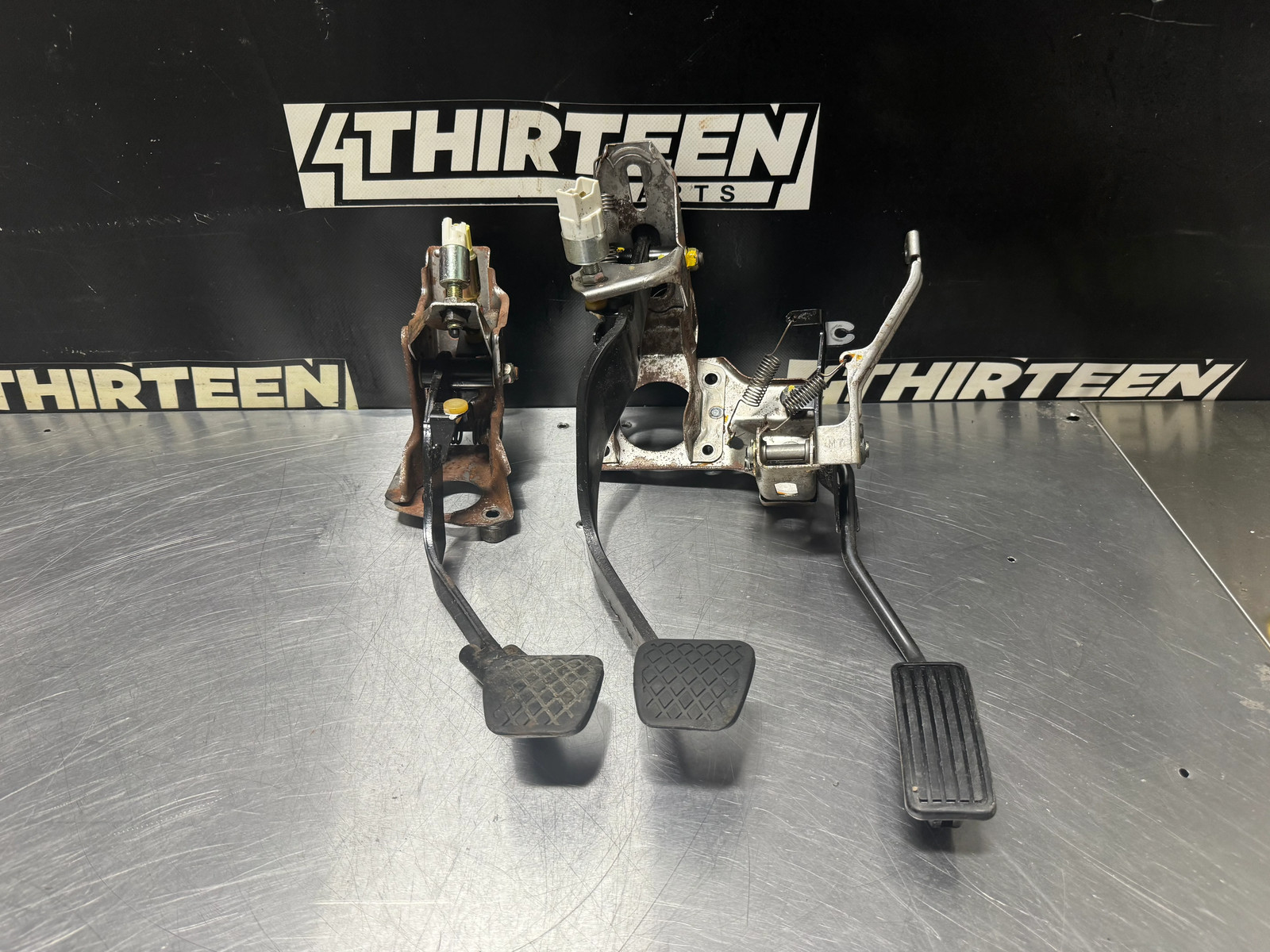 92-95 HONDA CIVIC 94-01 ACURA INTEGRA MANUAL PEDAL ASSEMBLY OEM #N212