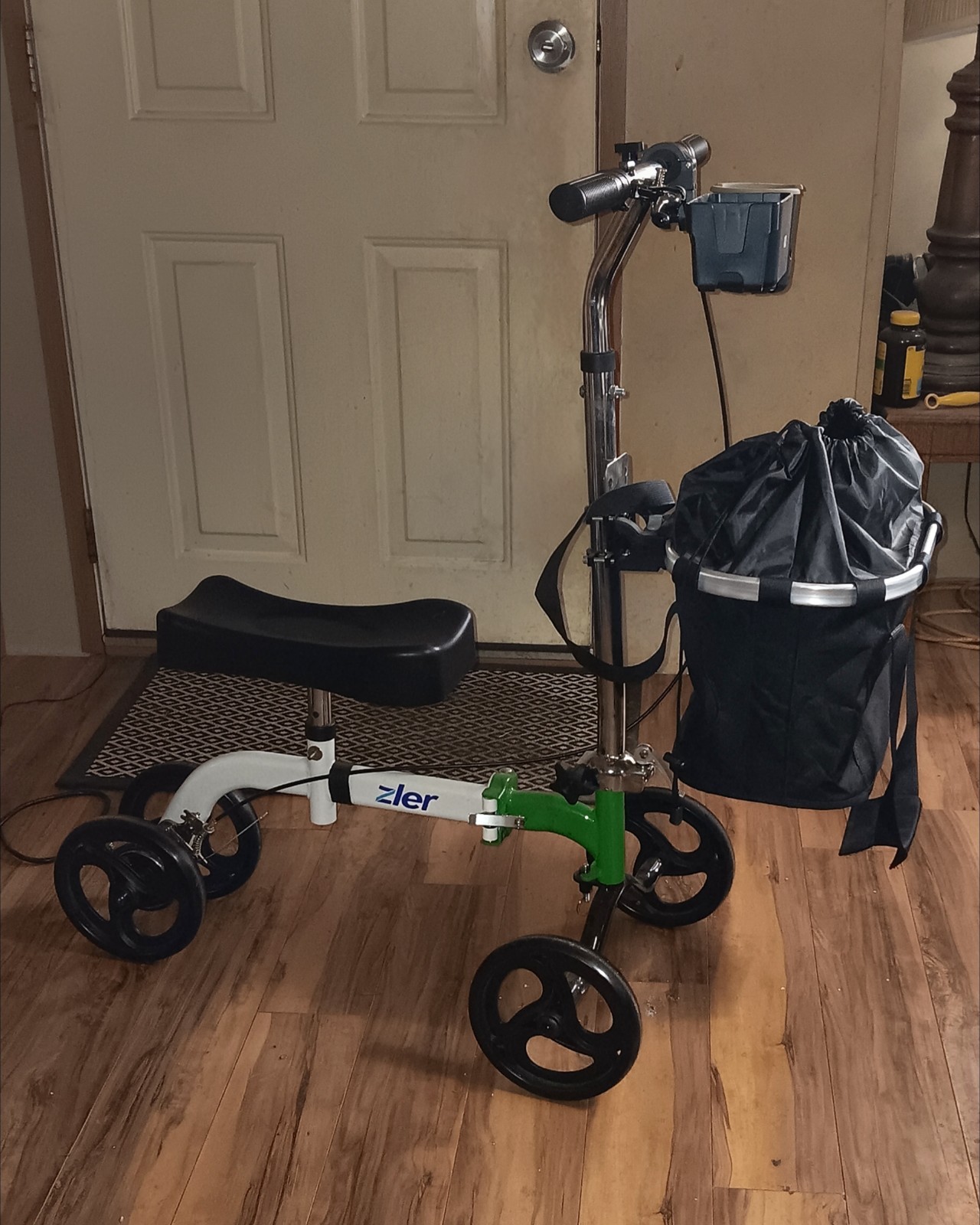 Zler Deluxe Mobility Knee Scooter, compact, w/extra accessories!