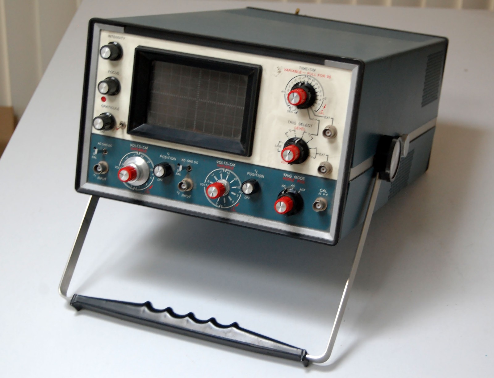Heathkit IO4510 Two Channel Oscilloscope Works Occasionally Parts Repair Read