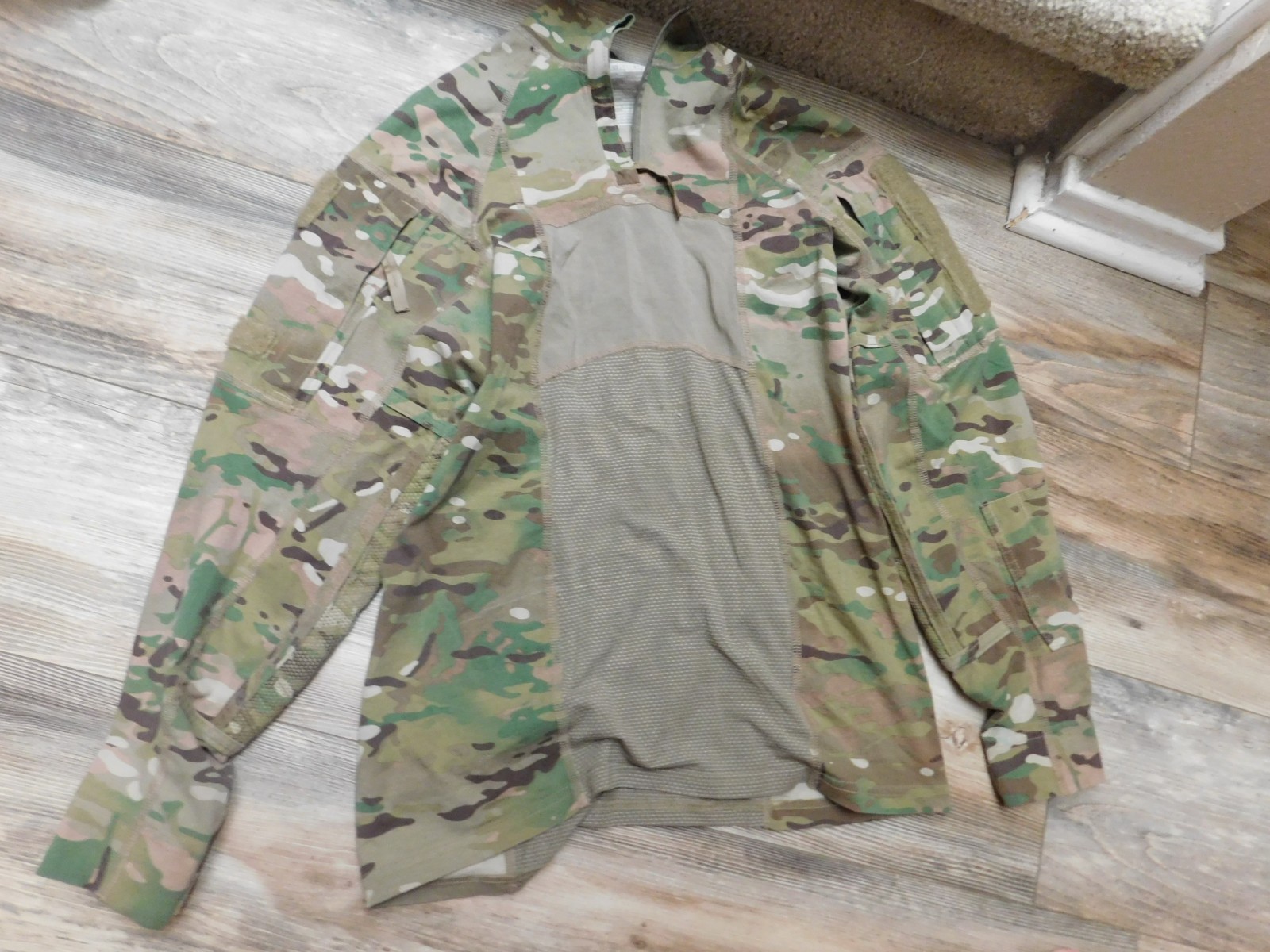 US ARMY MULTICAM FLAME RESISTANT COMBAT SHIRT SIZE XS