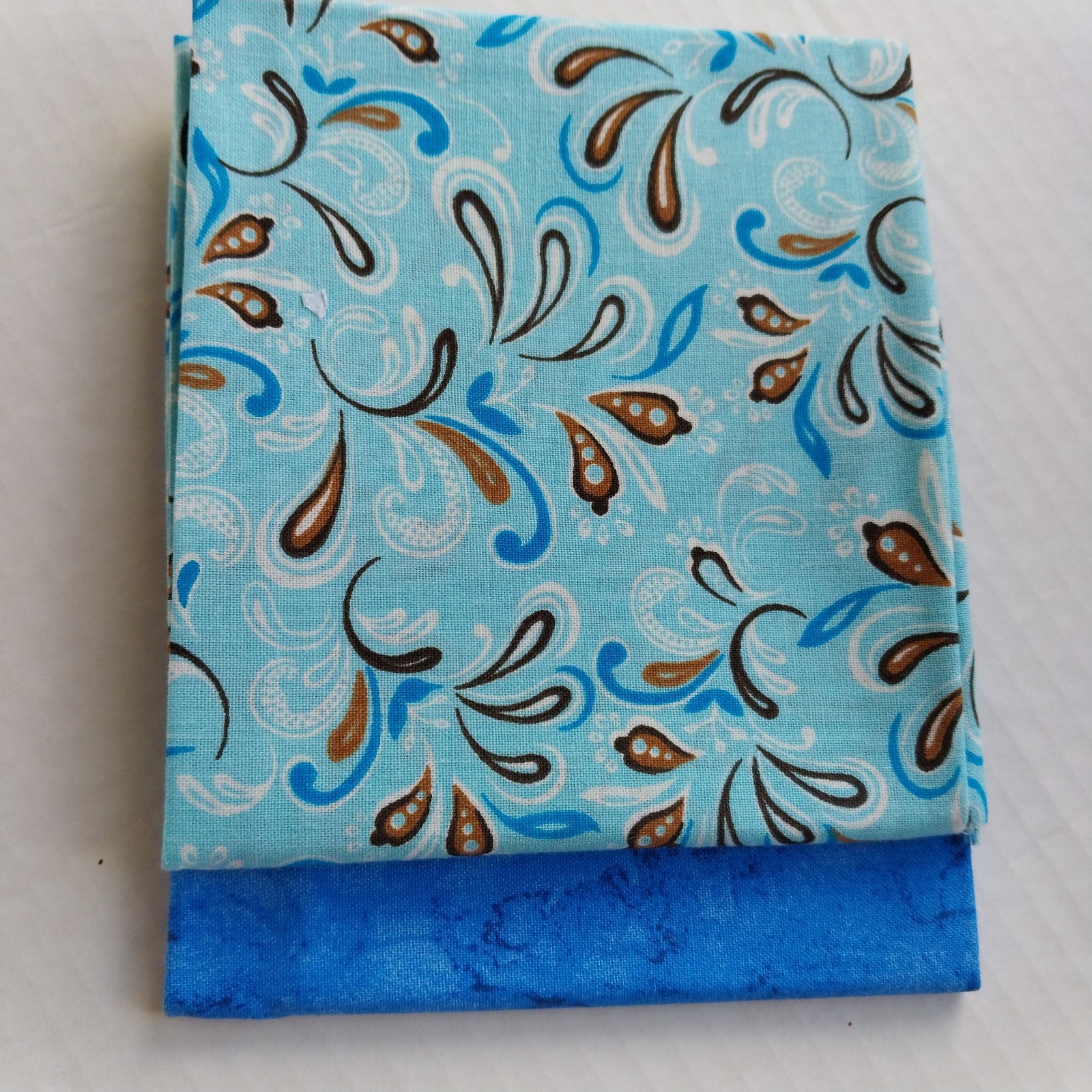 Fat Quarter Bundle 2pcs 100% Quilters Cotton