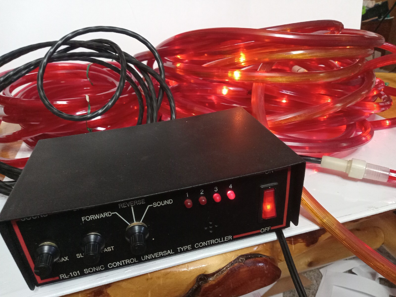 RL-101 Sonic/Manual Lighting Controller w/ 77' (7 sections) of Red  Rope Lights