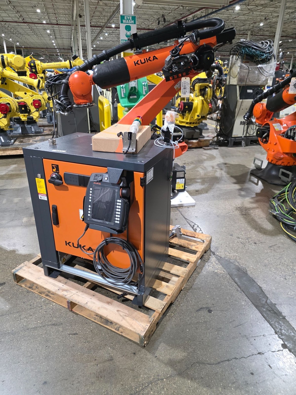 KUKA KR 210 R3100-2/FLR Robot Complete w/ KR C4 NA Controller NEW