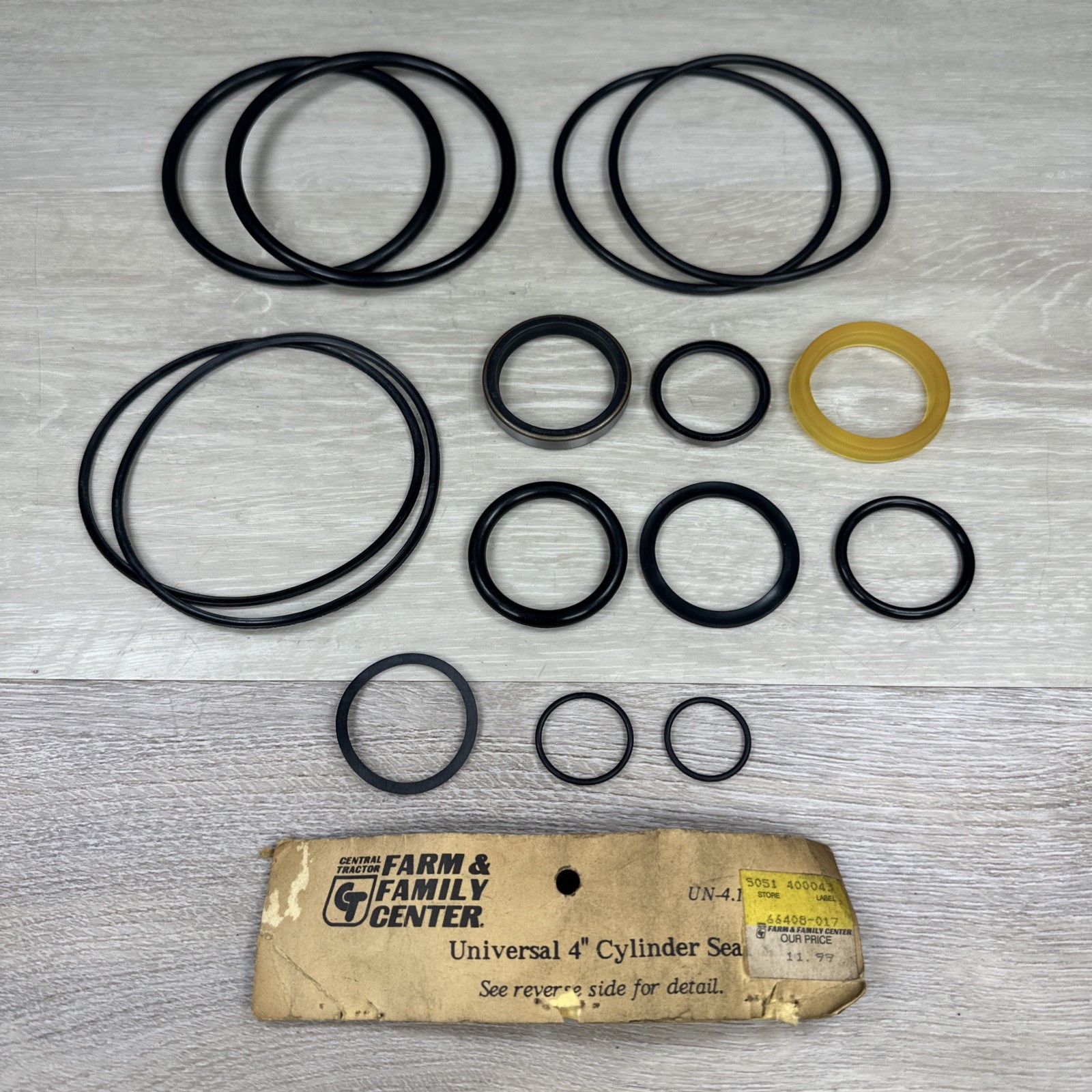 Vintage Central Tractor Universal 4" Cylinder Seal Kit - A1388 A6770 A2608