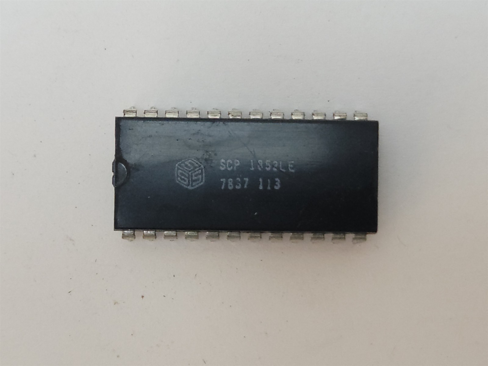 Solid State Scientific SSS 1852LE Microprocessor, 24-Pin , DIP