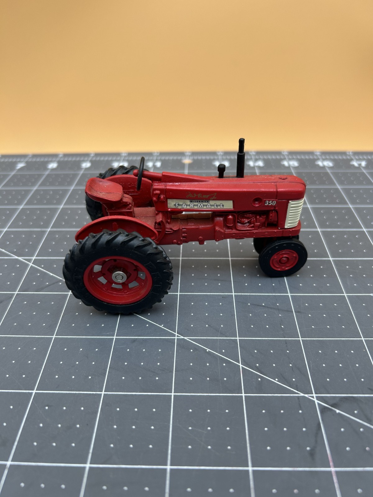 Ertl McCormick Farmall 350 1:32 Scale Diecast Narrow Tractor