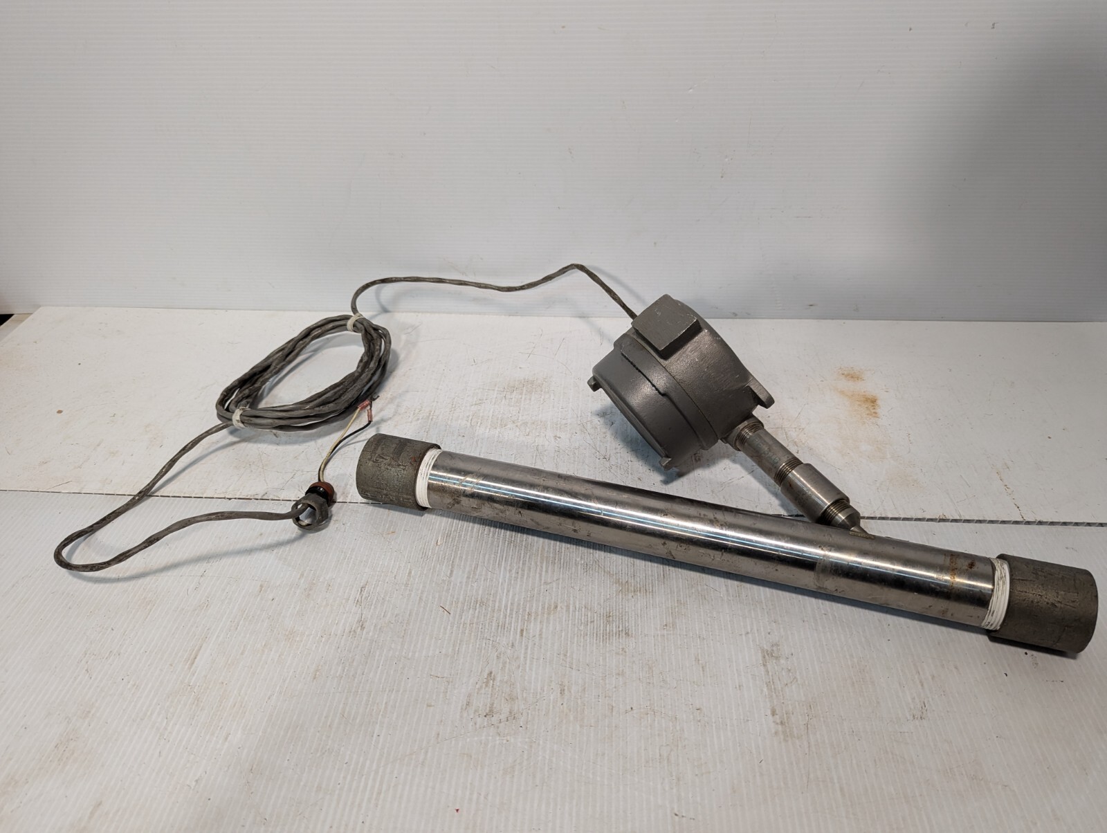 Kurz 505-9A-02 Flow Transmitter w/Killark HKB Enclosure