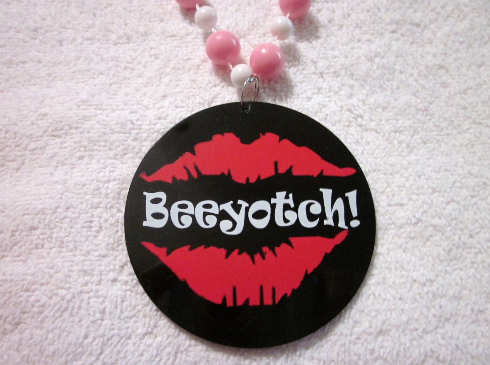 CLASSIC "BEEYOTCH" MARDI GRAS DISC BEAD RED LIPS QUEEN BITCH DISC (B1048)