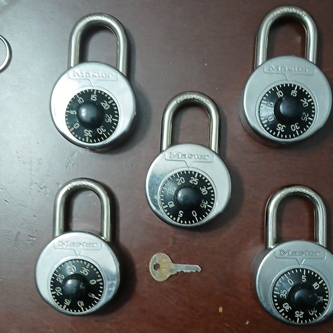 Master V70 Lot of 5  w/ control key