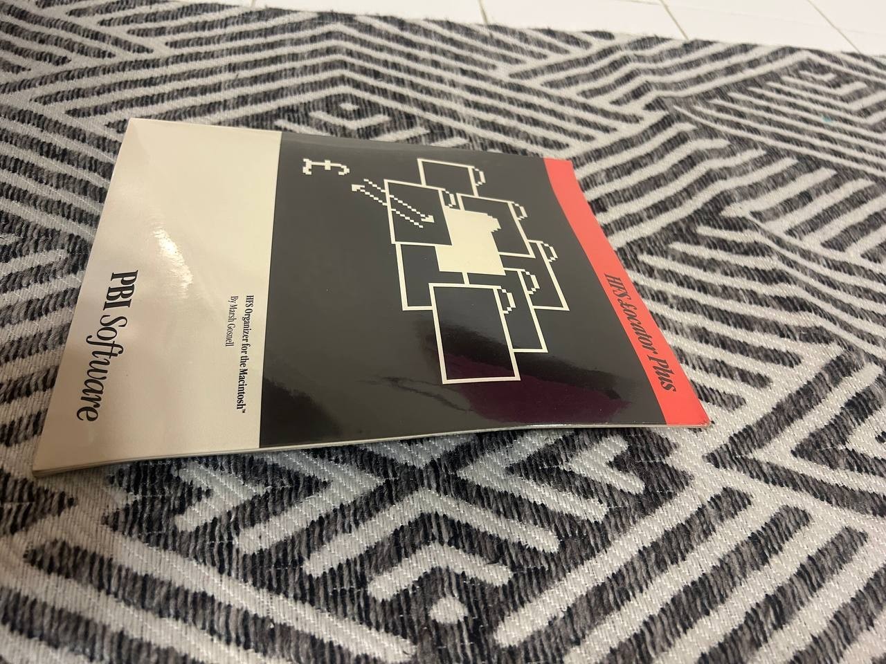 HFS Locator Plus Macintosh Manual Book PBI Software 1986