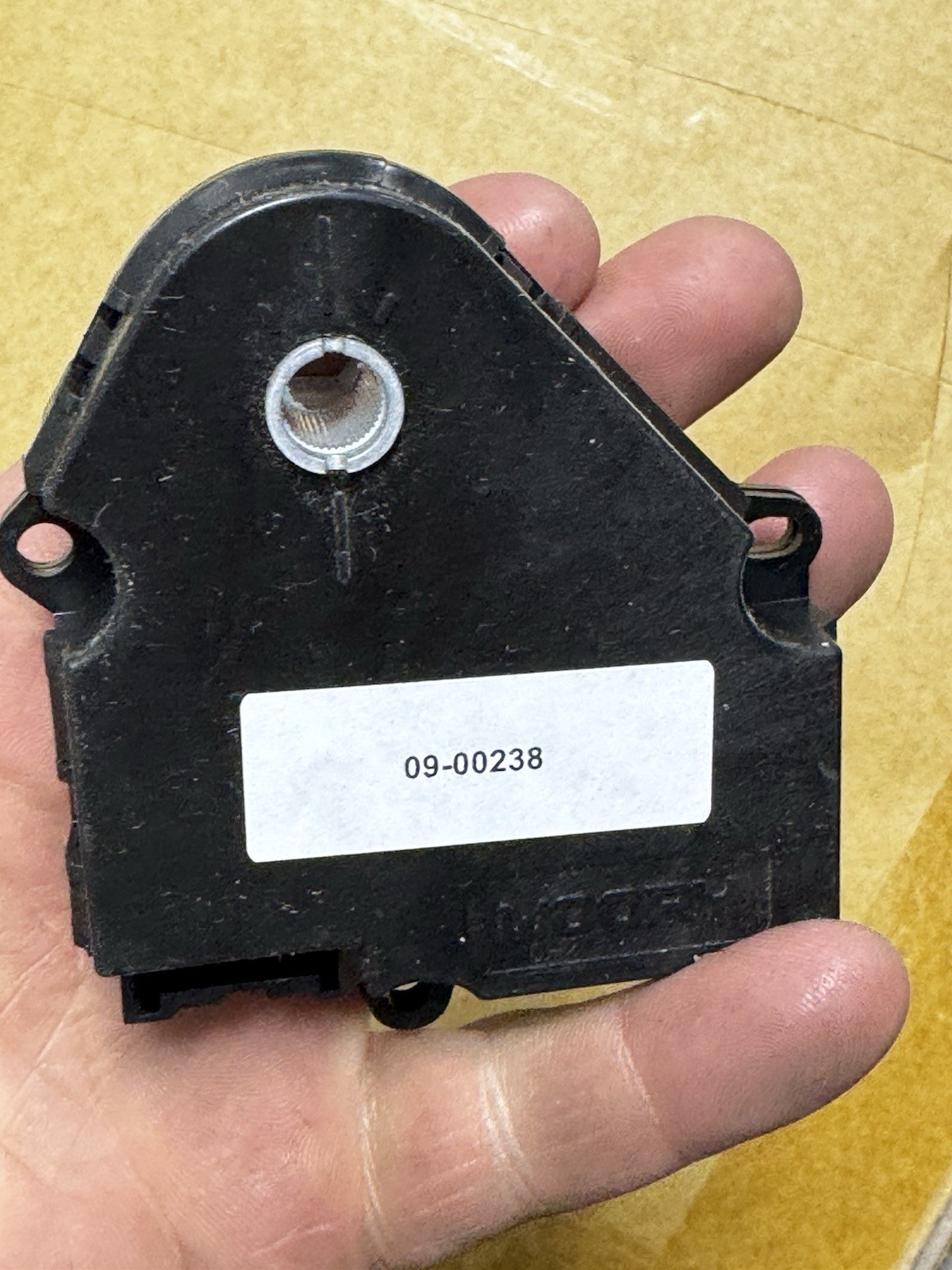 Woory 09-00238 - Autocar - Actuator Electronic