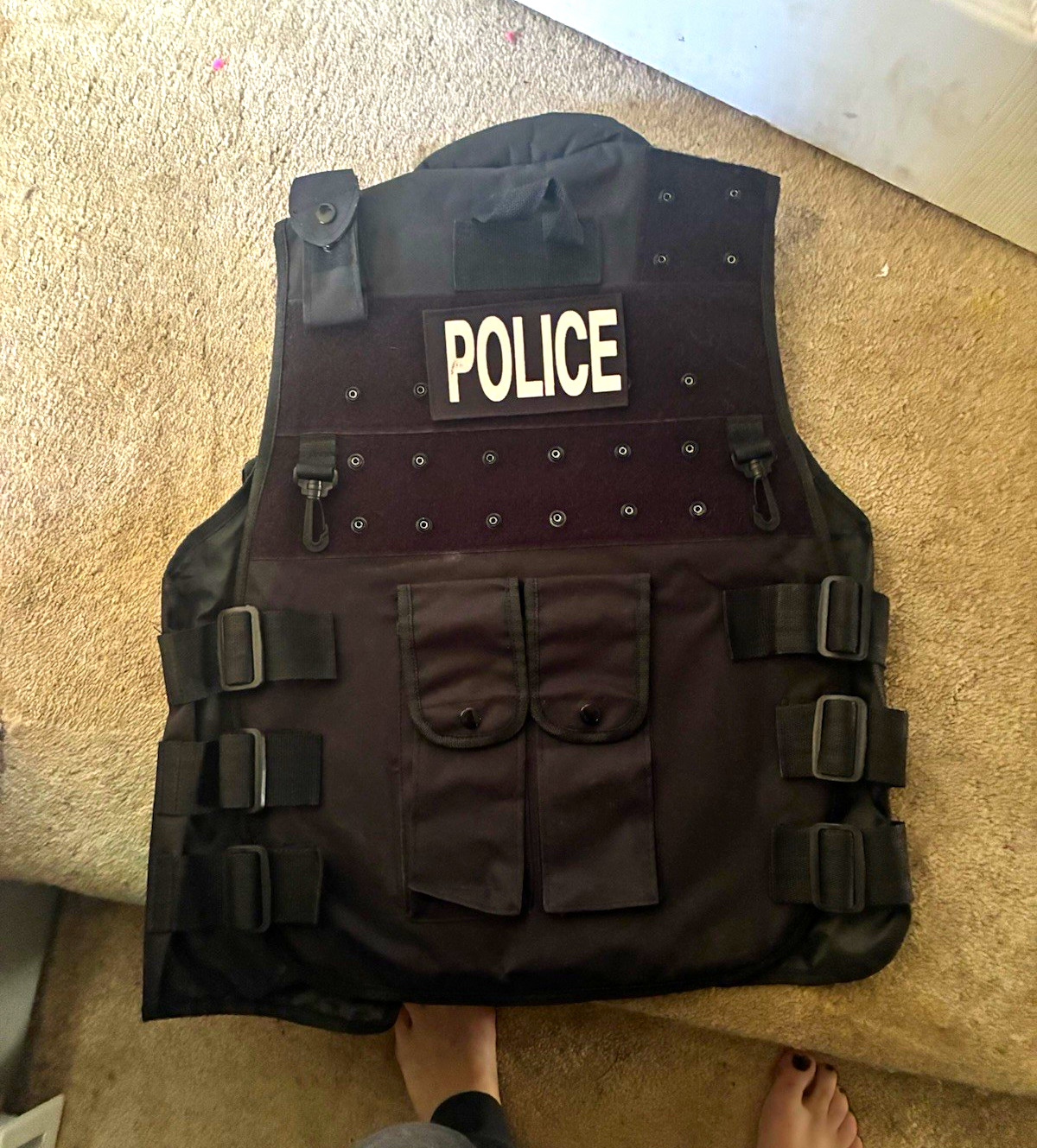 WELL Police SWAT Style Nylon Tactical Airsoft Vest Replica w/ Patches 2619