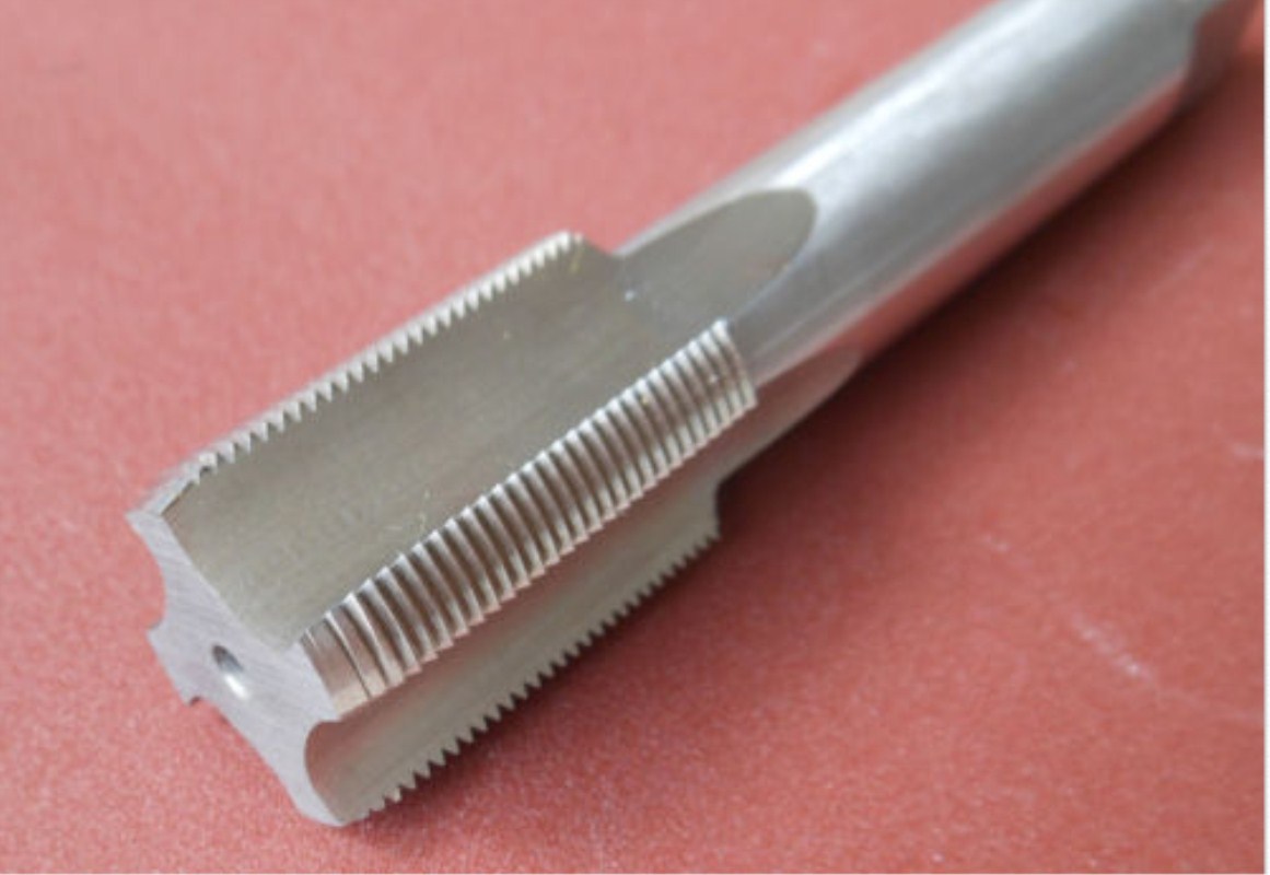 NEW 1pc HSS Right Hand Tap 1 5/8"-12  Taps Threading tap