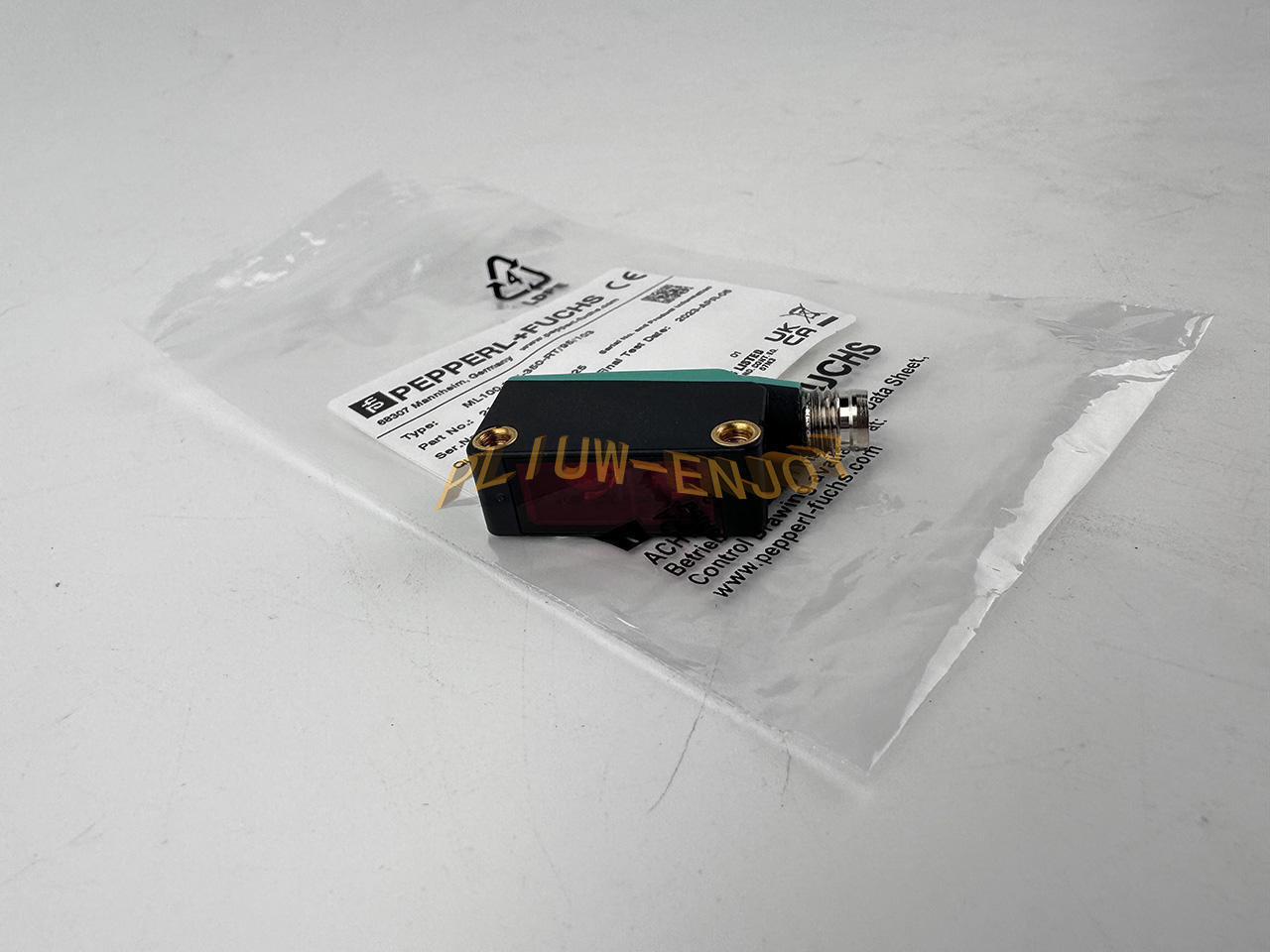 ML100-8-H-350-RT/95/103 PEPPERL+FUCHS BACKGROUND SUPPRESSION SENSOR 350MM