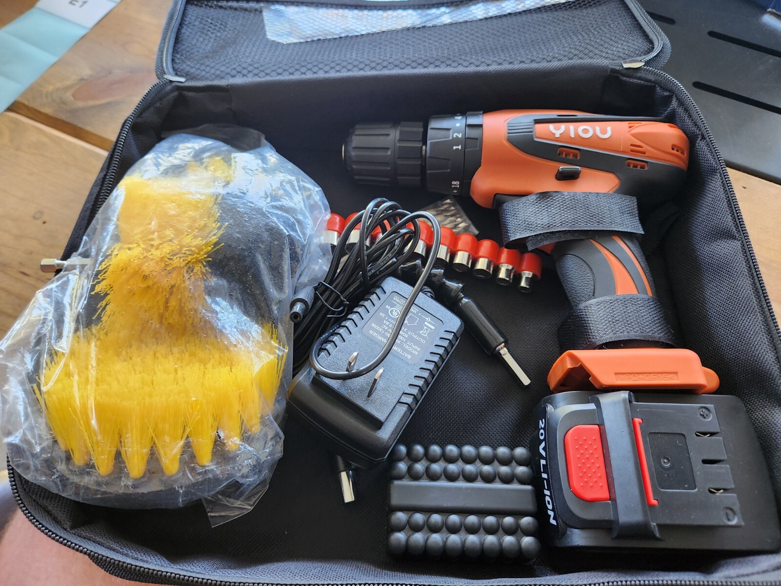 Yiou 20v Hammer Drill 8818 Set