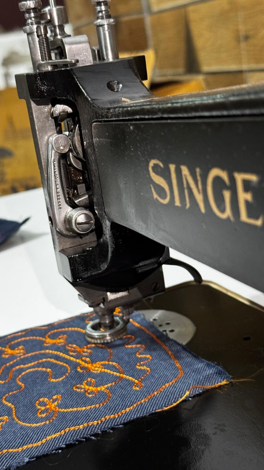 Singer 114w103 Chain & Moss Stitch Embroidery Machine