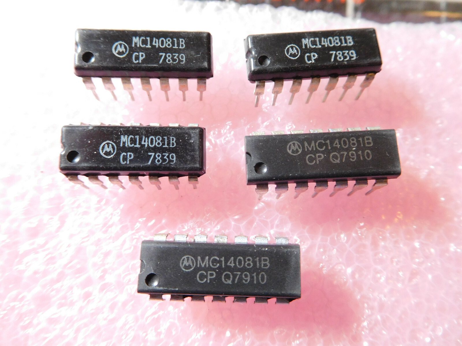 Lot of 5: MC14081B (CD4081B) IC DIP New old stock NOS. USA Seller, fast ship!