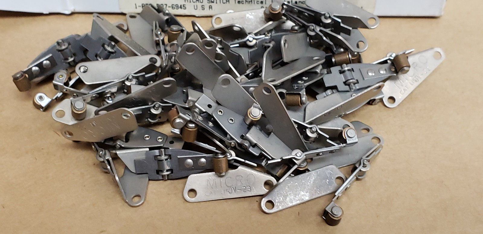 MICRO SWITCH SENSING AND CONTROL CEA2300 (100PCS)