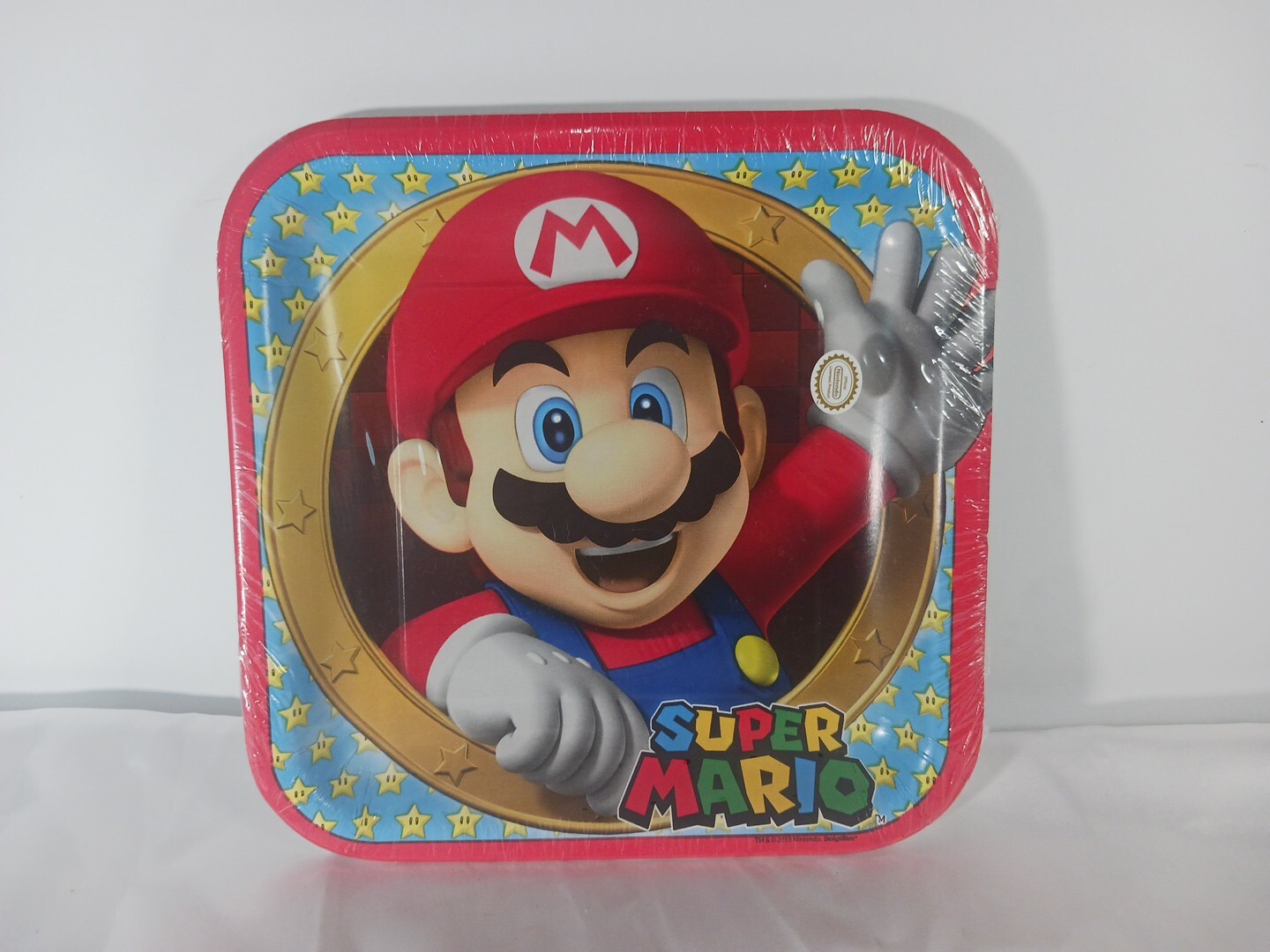 Super Mario Bros 2015 plates 8 Count Nintendo