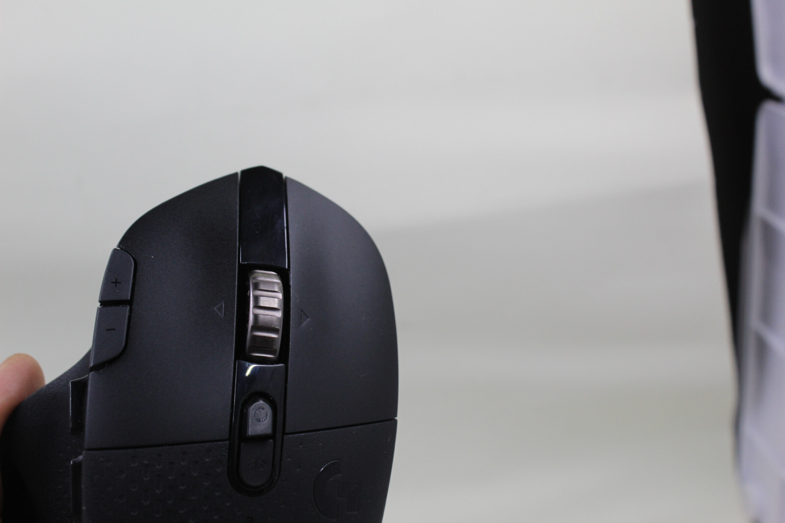 Logitech G604 Wireless Gaming Mouse - Lightspeed, Bluetooth, 15 Programmable
