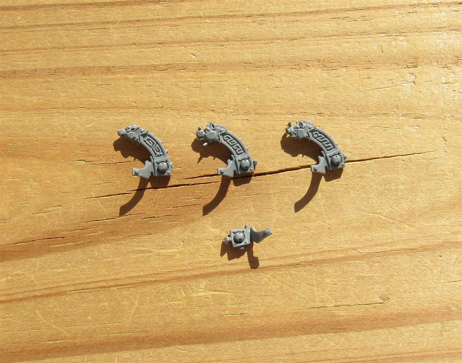 40K Leagues of Votann Hearthkyn Warriors Theyn Weavefield Crest Bits