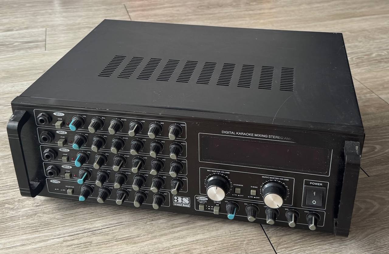 EMP Professional EBK27 900W Hi-Fi Stereo Karaoke Amplifier Powers On AS-IS