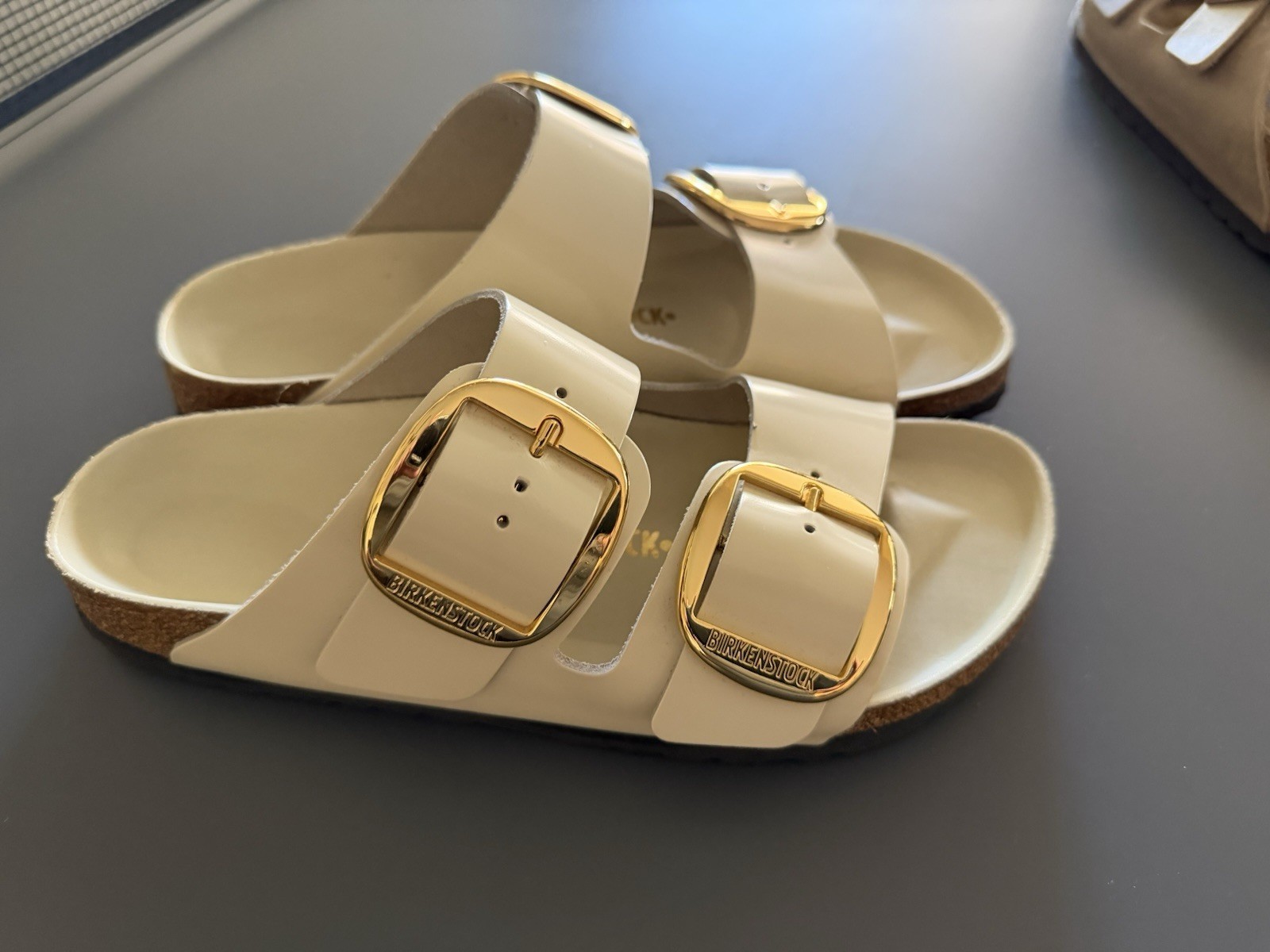 Birkenstock Arizona Sandals Women 10 - Cream Upper w/ Gold Buckle - NEW