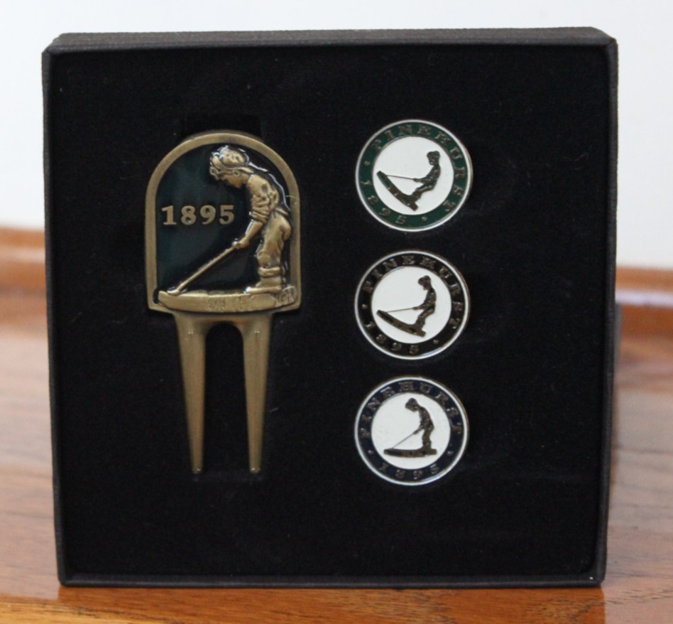 Vintage Pinehurst 1895 Divot & 3 Ball Markers GIFT SET - NEW