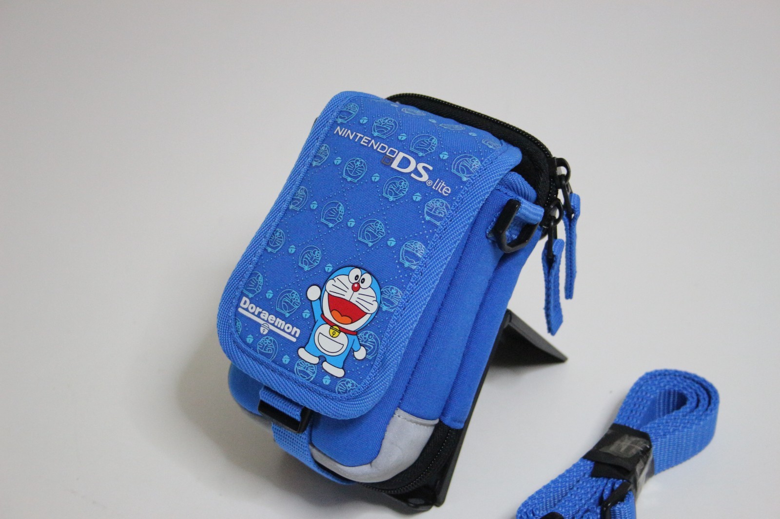 Doraemon Nintendo DS Carrying Pouch / Case - Blue with Strap / Japan/ Near Mint