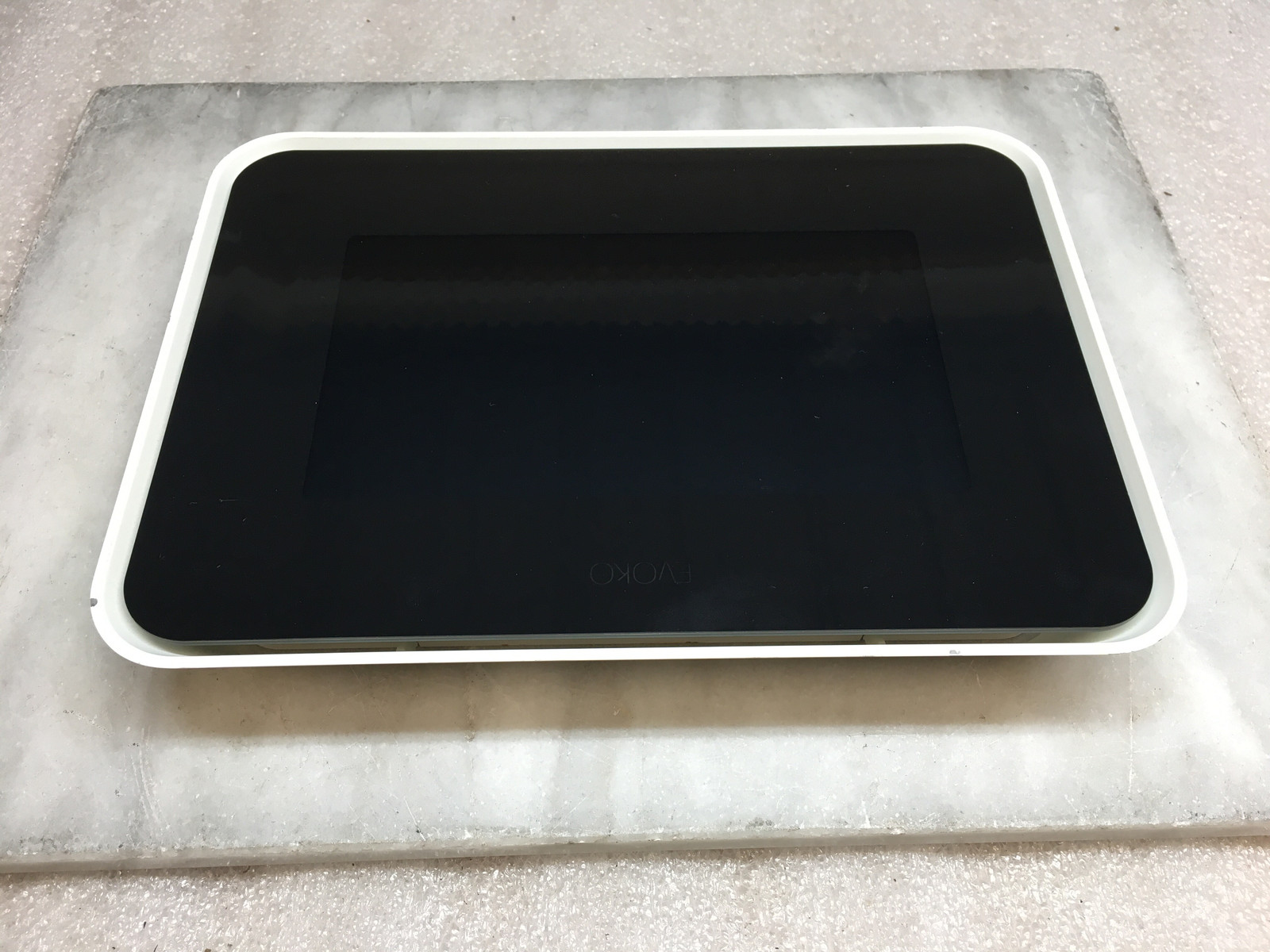 Evoko ERM1001 Room Booking System 8" Touch Screen Display